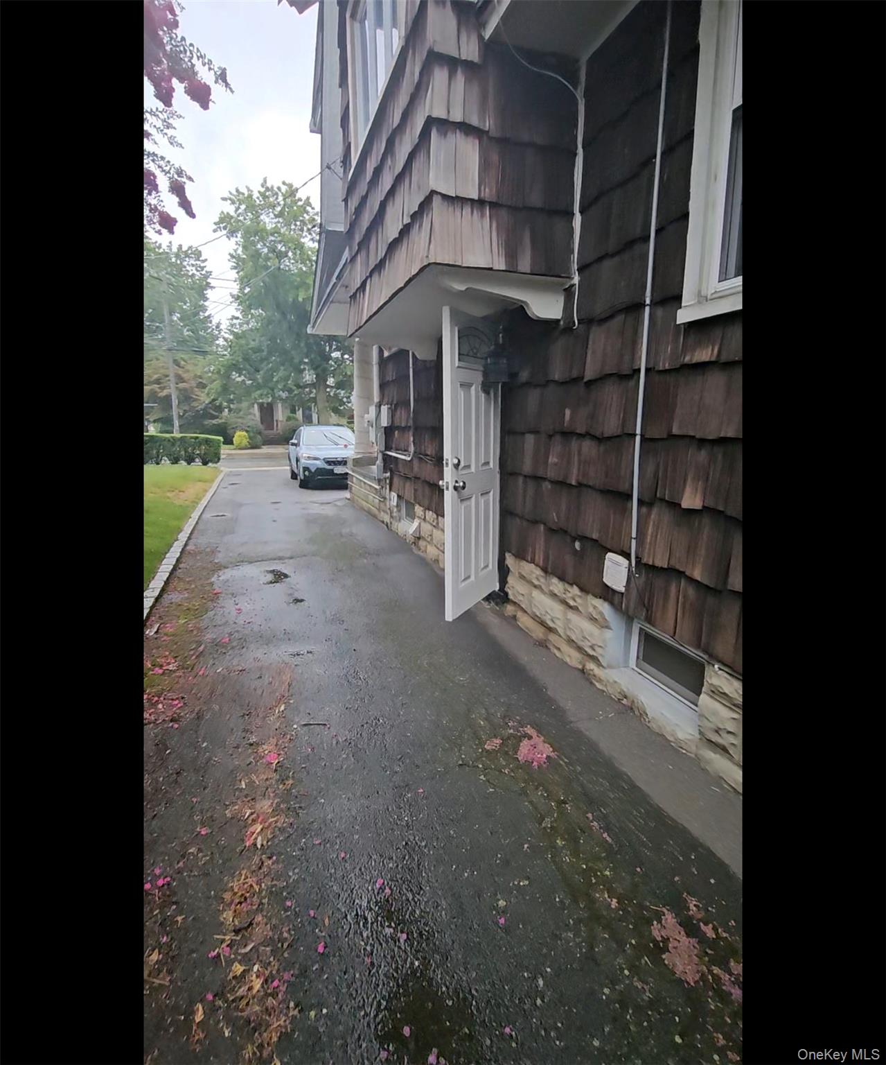 127 Hempstead Avenue, Lynbrook, NY 11563