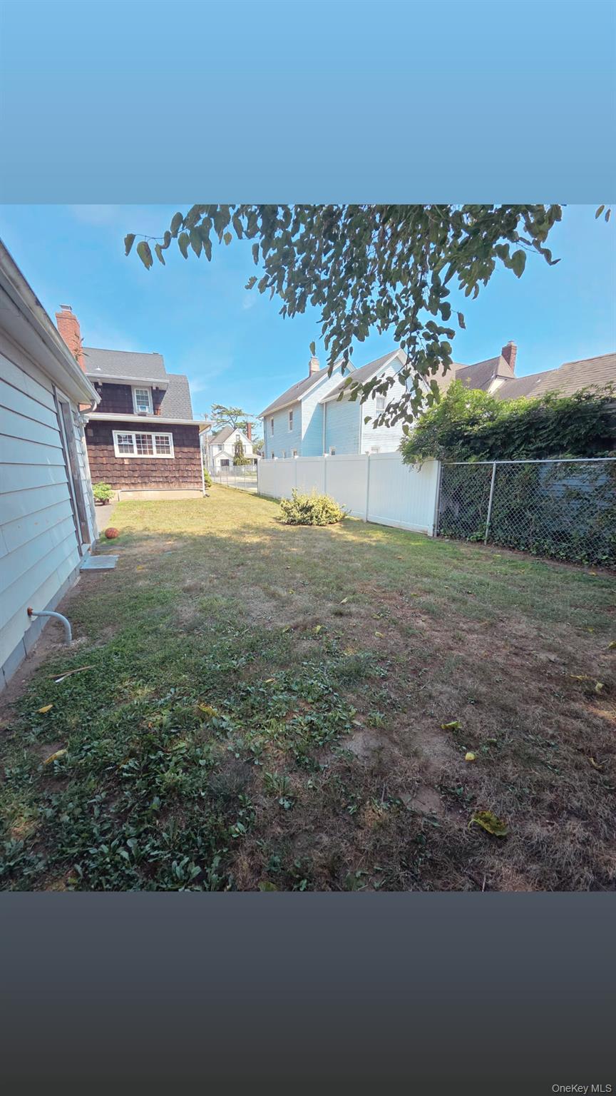 127 Hempstead Avenue, Lynbrook, NY 11563