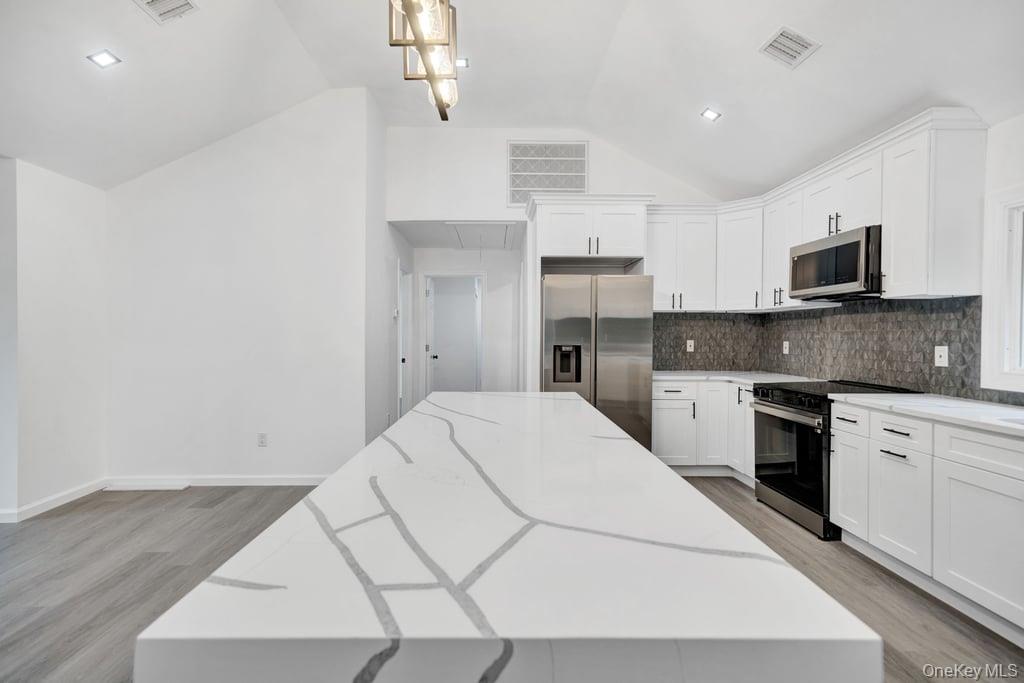 7 Weinmann Boulevard, Melville, NY 11747