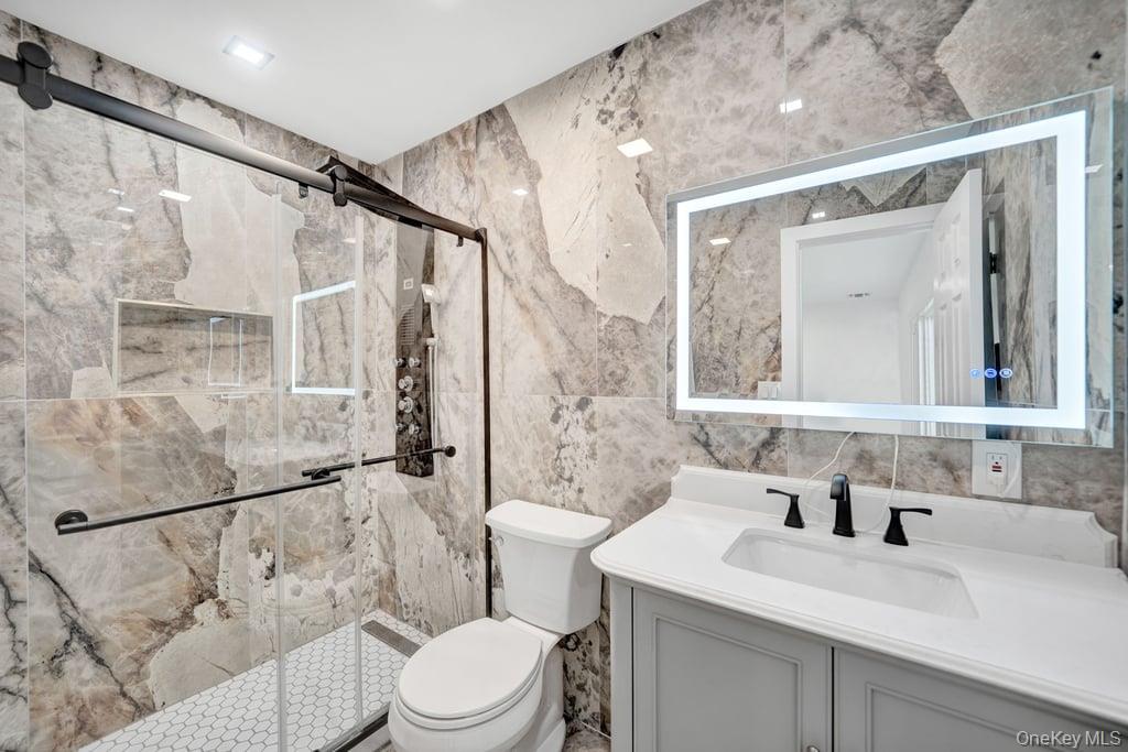 7 Weinmann Boulevard, Melville, NY 11747