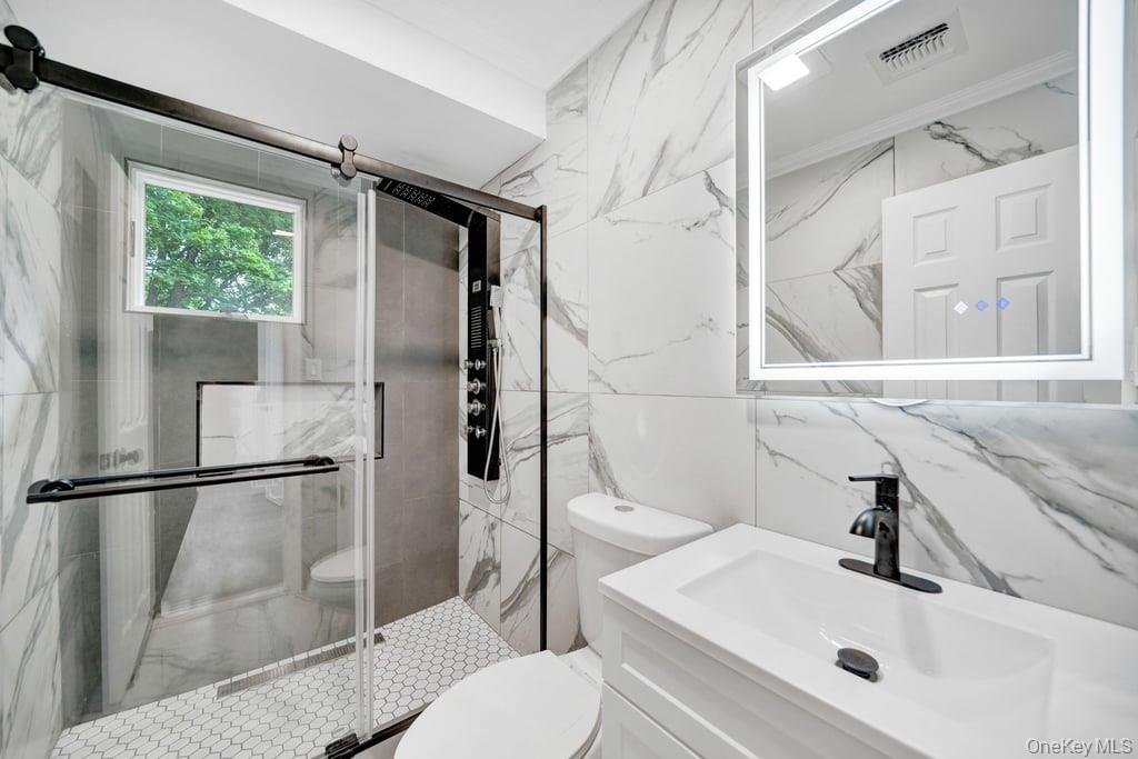 7 Weinmann Boulevard, Melville, NY 11747