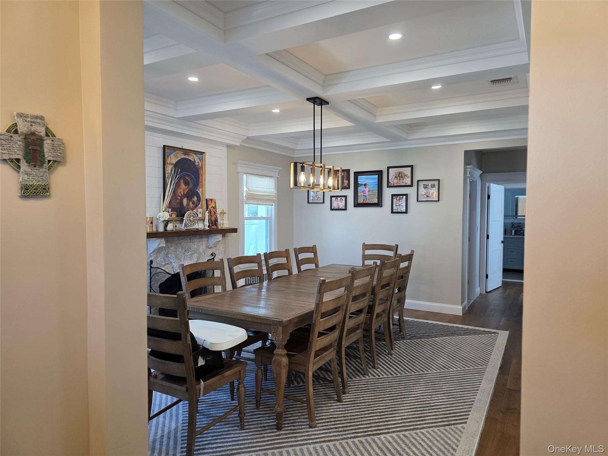 2593 Loftus Avenue, Oceanside, NY 11572