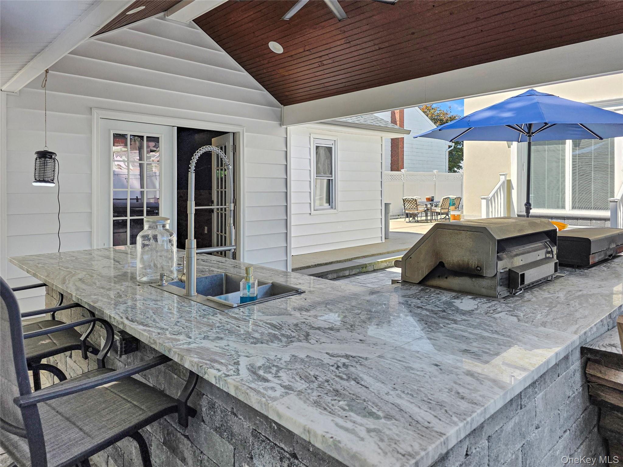 2593 Loftus Avenue, Oceanside, NY 11572