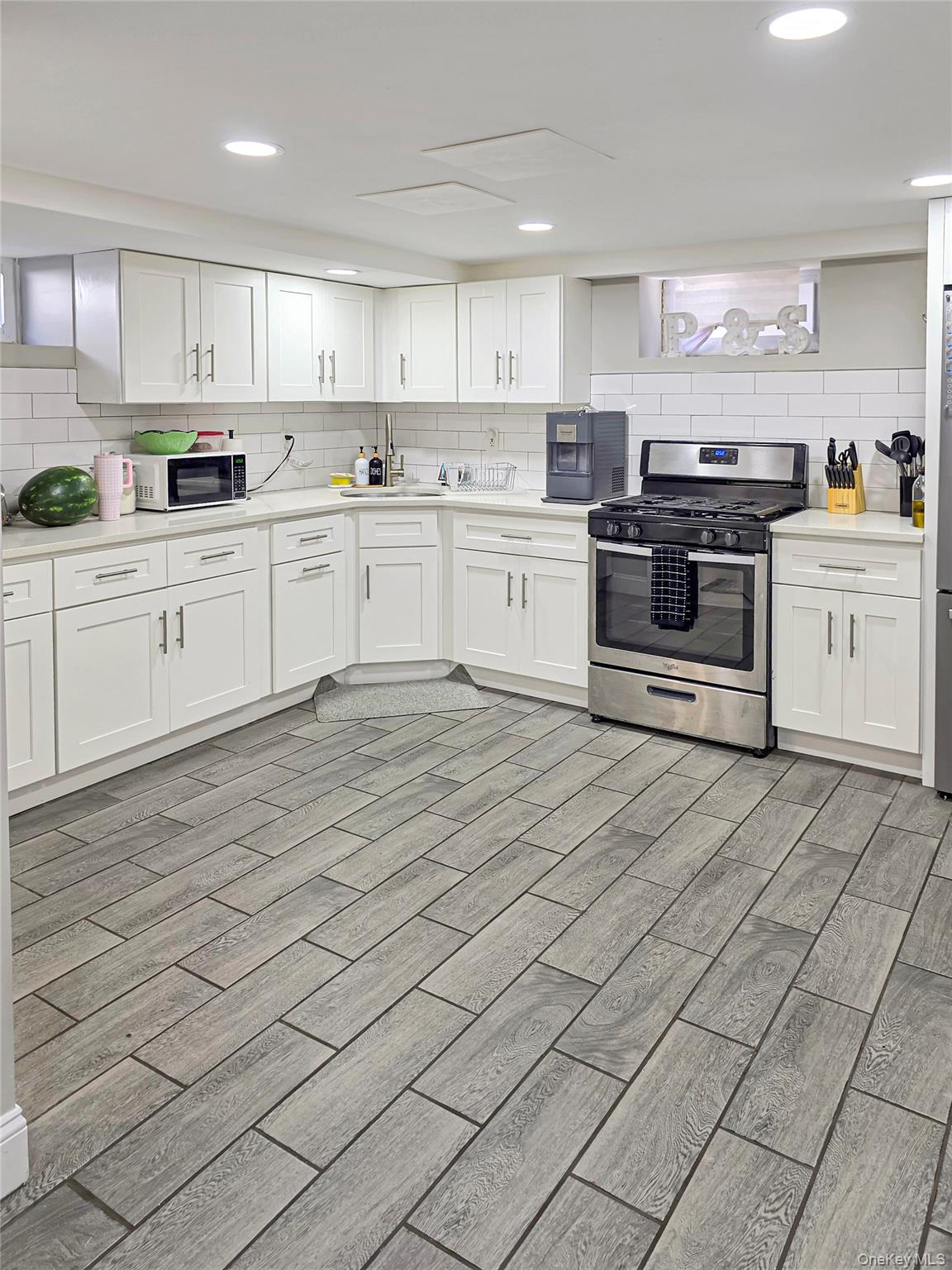 2593 Loftus Avenue, Oceanside, NY 11572