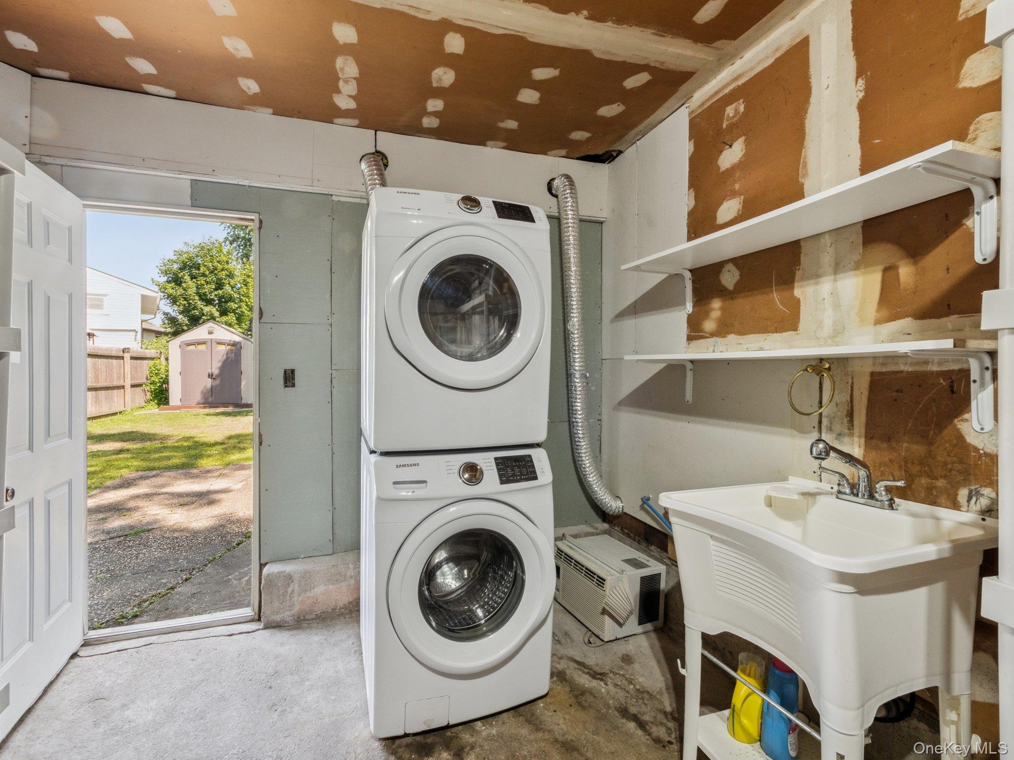 247 Woods Road, North Babylon, NY 11703