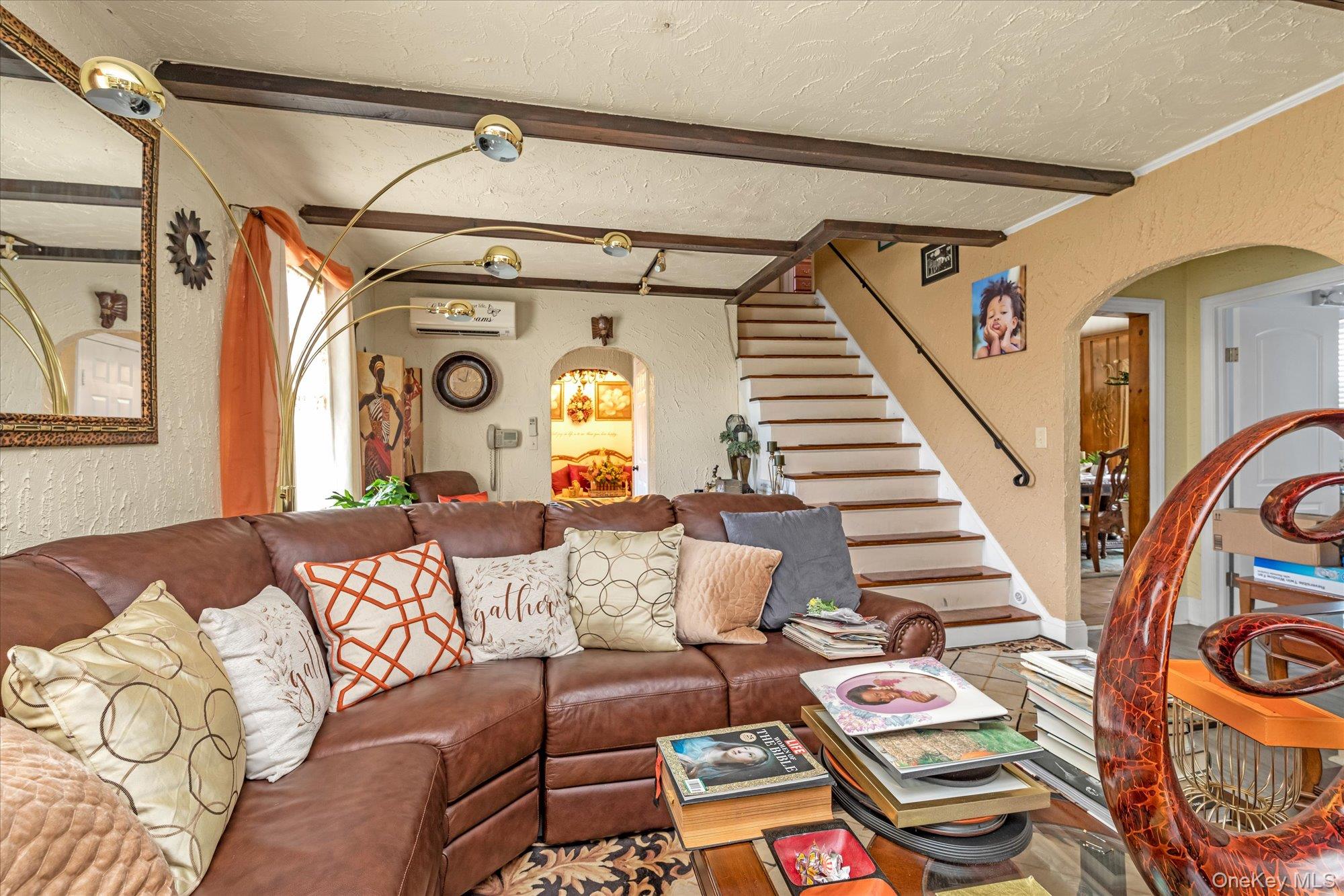 635 Rockland Street, Westbury, NY 11590