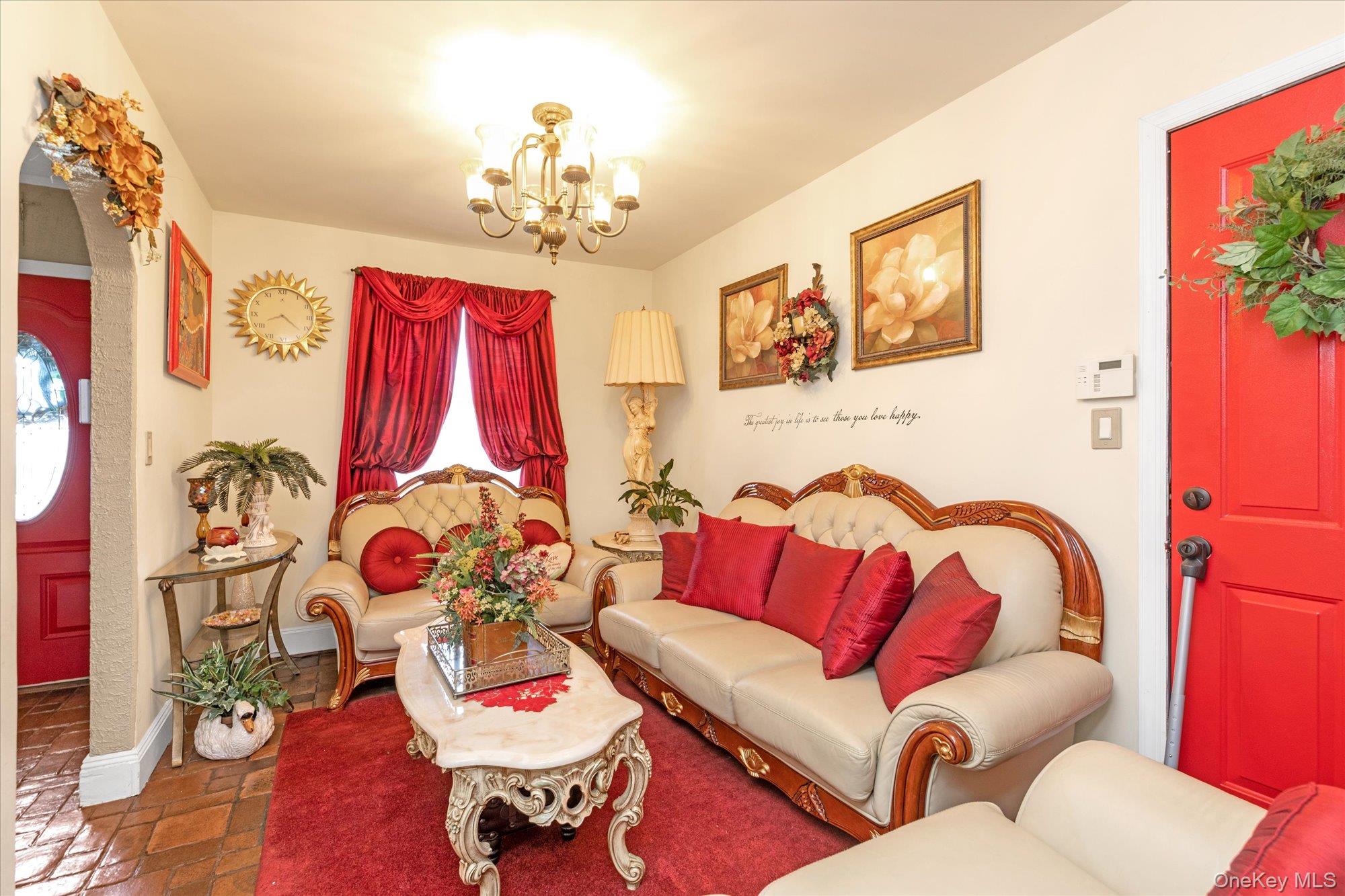 635 Rockland Street, Westbury, NY 11590