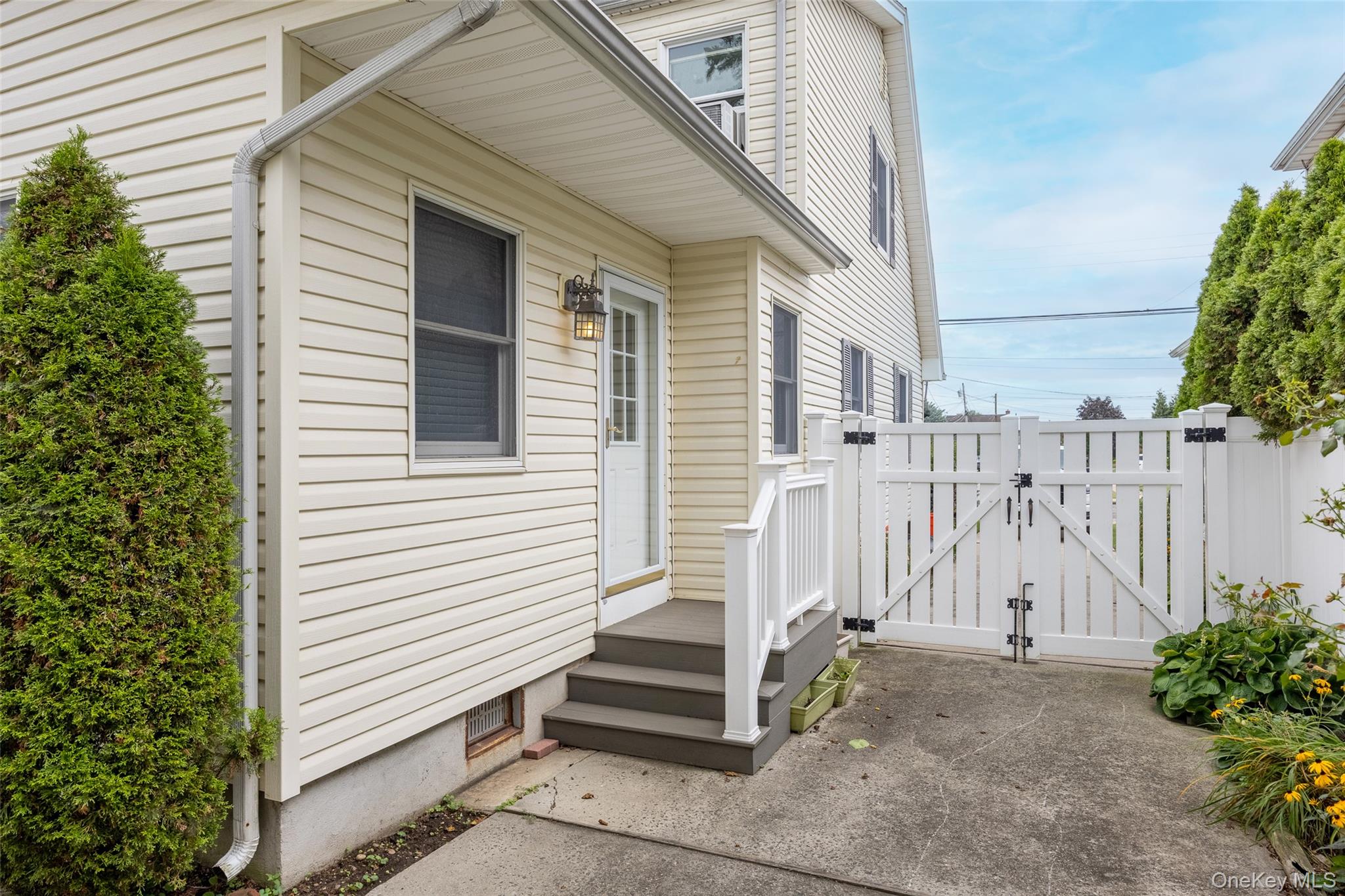 222 Clemens Road, Mineola, NY 11501