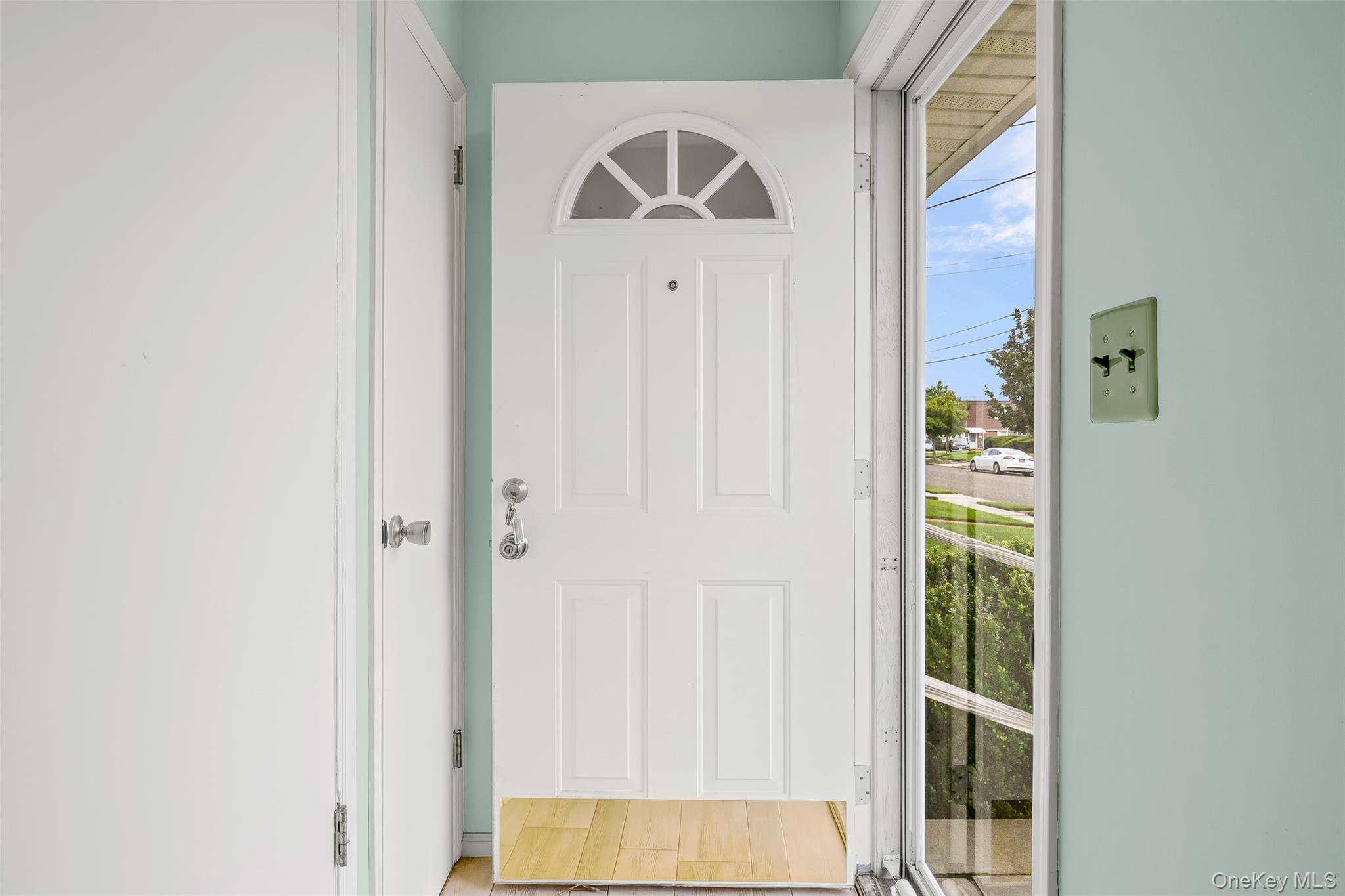 222 Clemens Road, Mineola, NY 11501