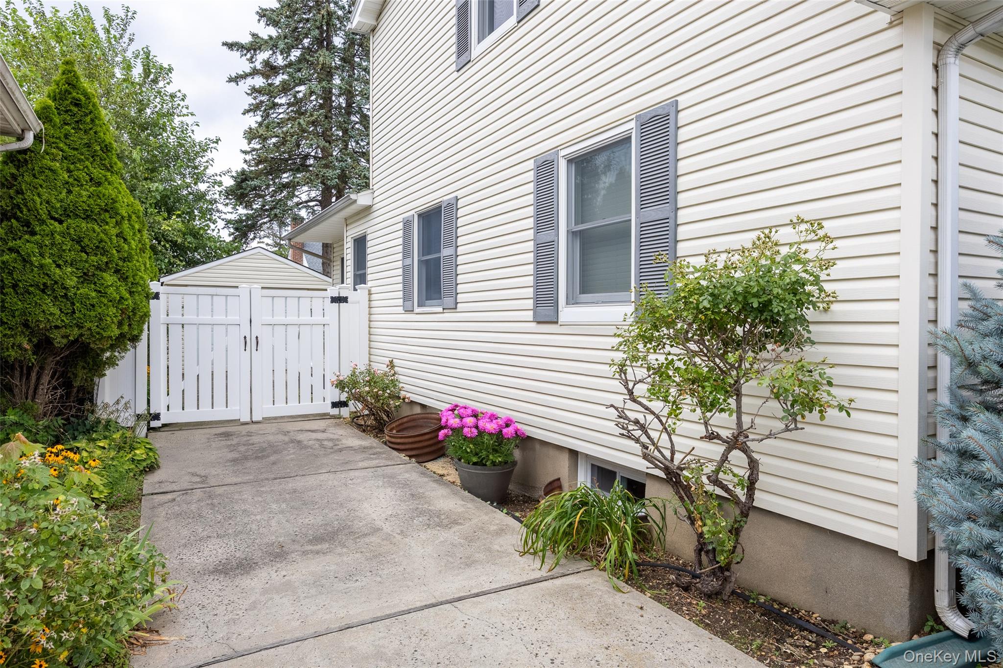 222 Clemens Road, Mineola, NY 11501