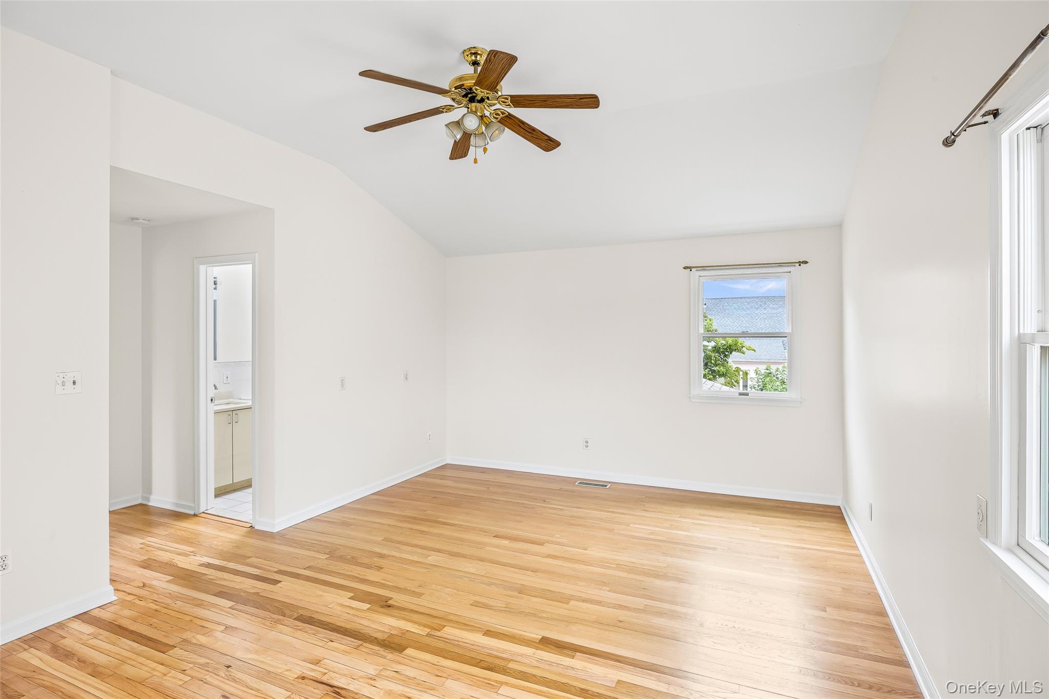 222 Clemens Road, Mineola, NY 11501