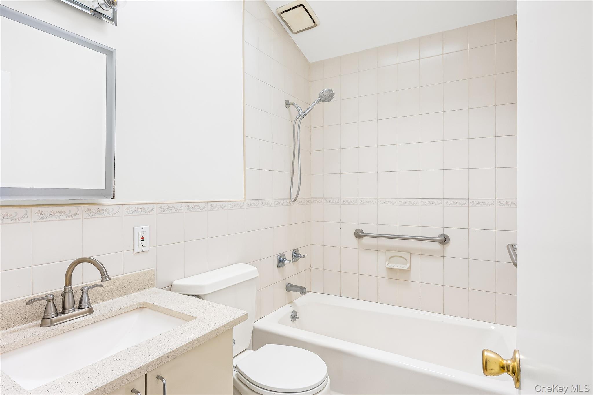 222 Clemens Road, Mineola, NY 11501