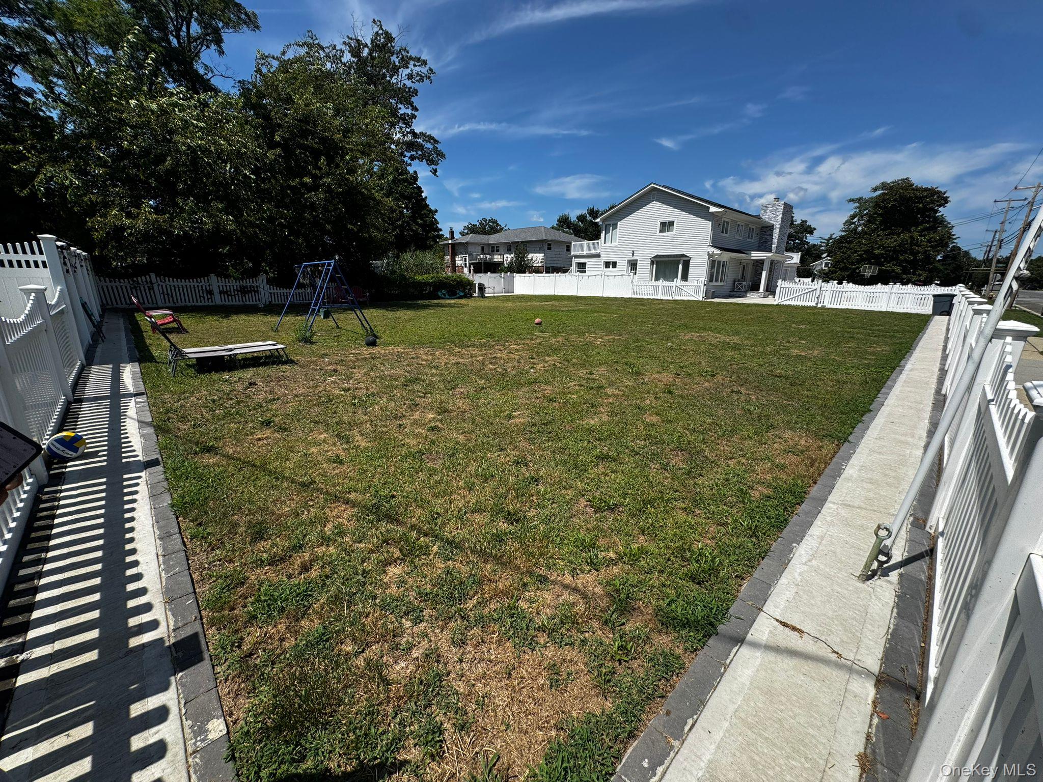 Clocks Boulevard, Massapequa, NY 11758