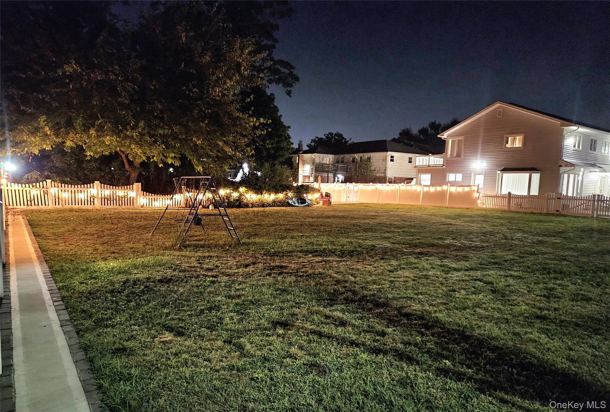 Clocks Boulevard, Massapequa, NY 11758