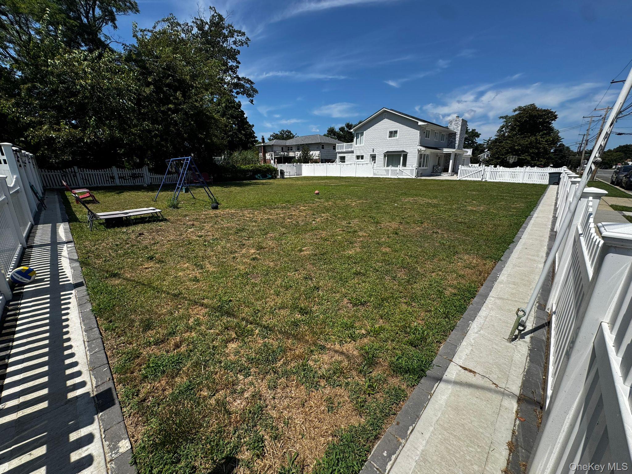 Clocks Boulevard, Massapequa, NY 11758