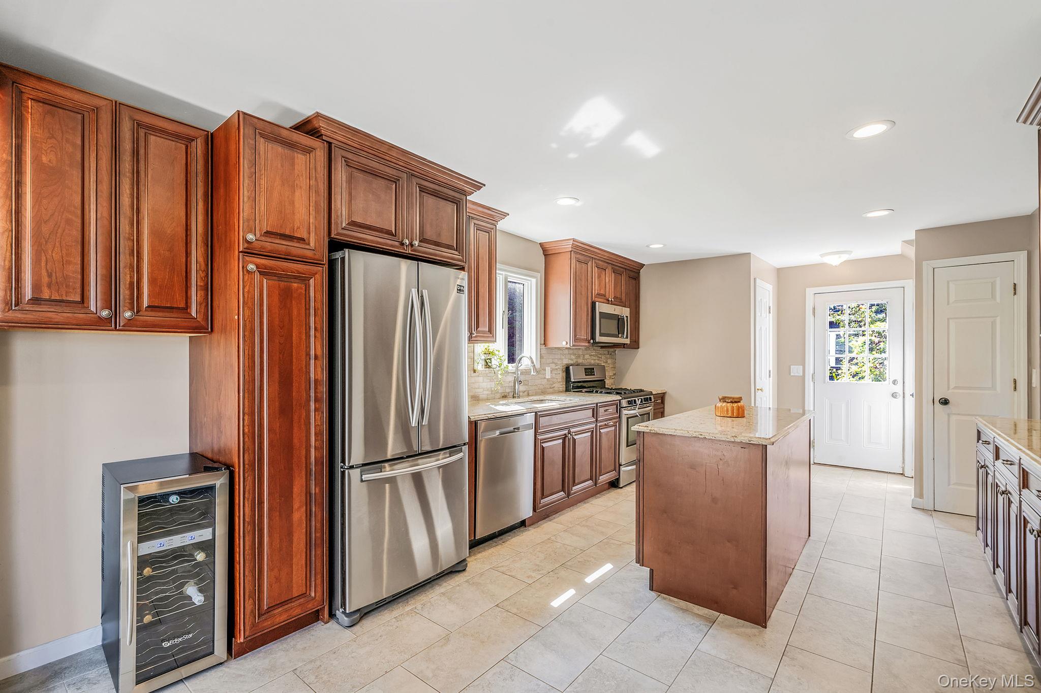 301 Center Bay Drive, West Islip, NY 11795