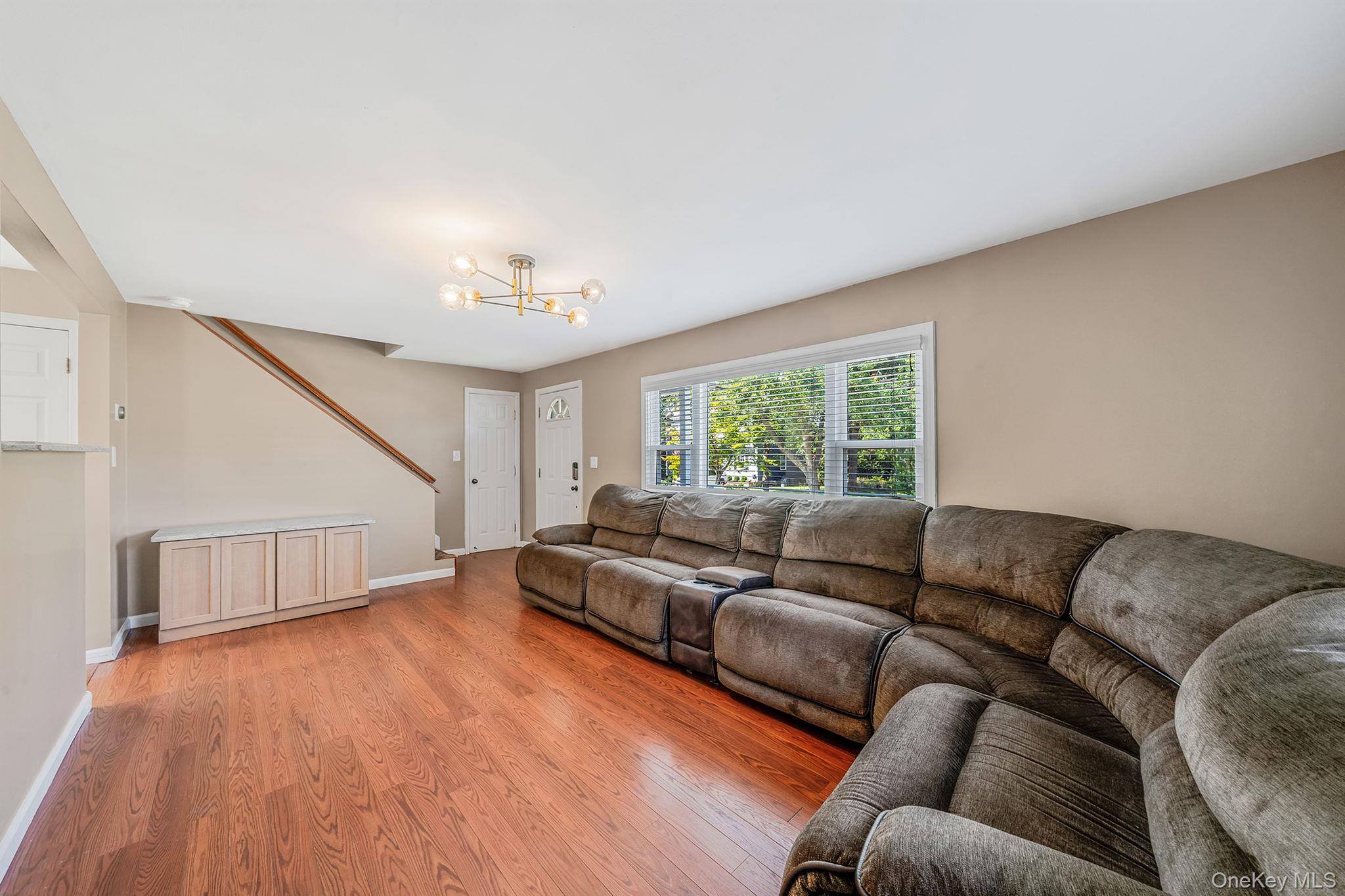 301 Center Bay Drive, West Islip, NY 11795