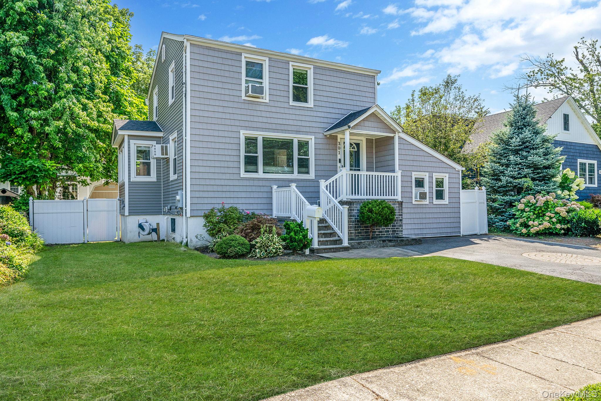 301 Center Bay Drive, West Islip, NY 11795