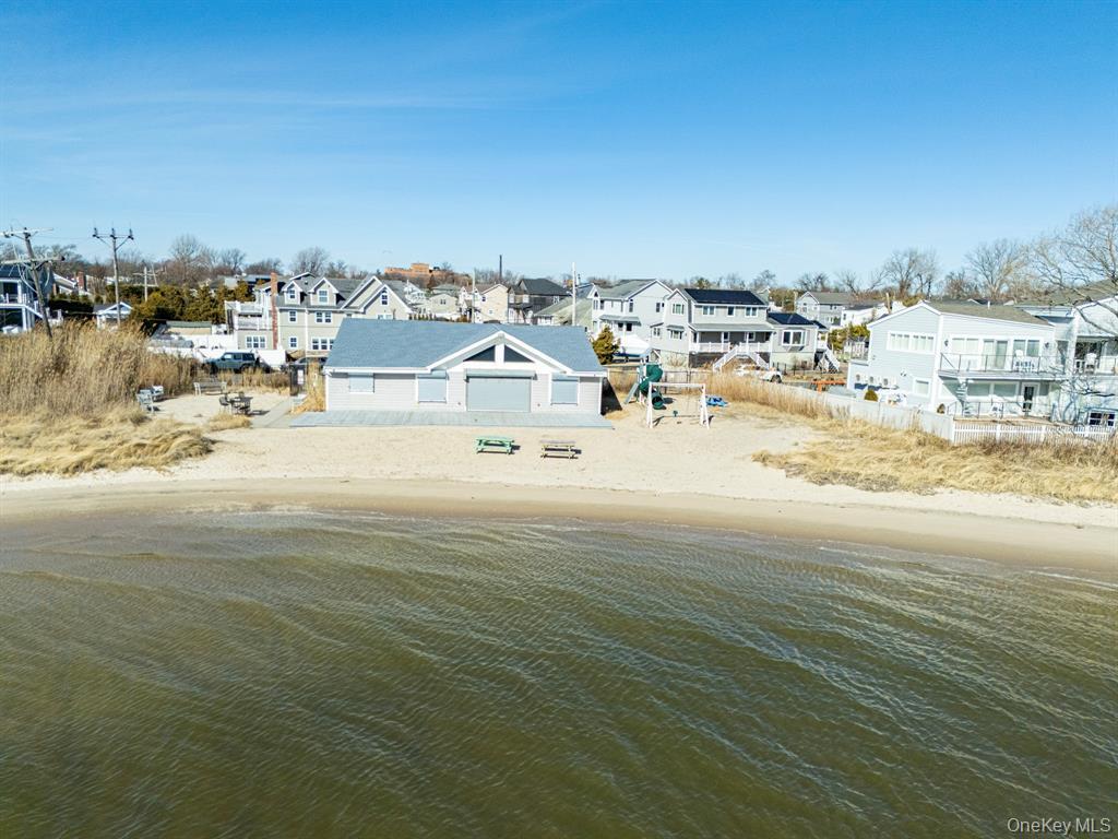 301 Center Bay Drive, West Islip, NY 11795