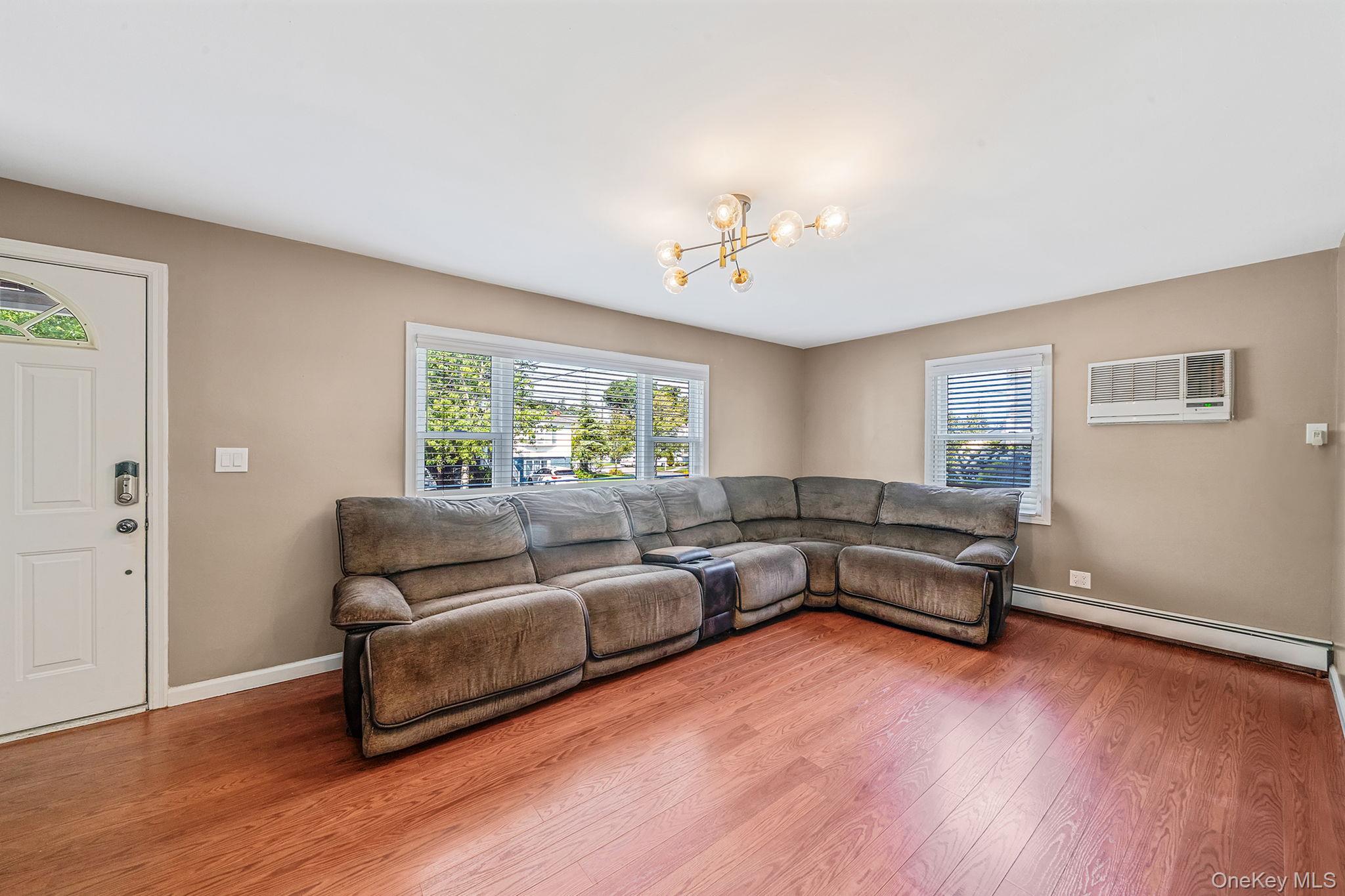 301 Center Bay Drive, West Islip, NY 11795