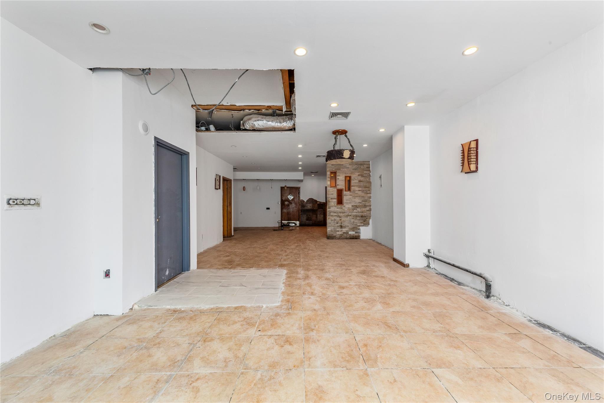 25-24 Broadway, Astoria, NY 11106