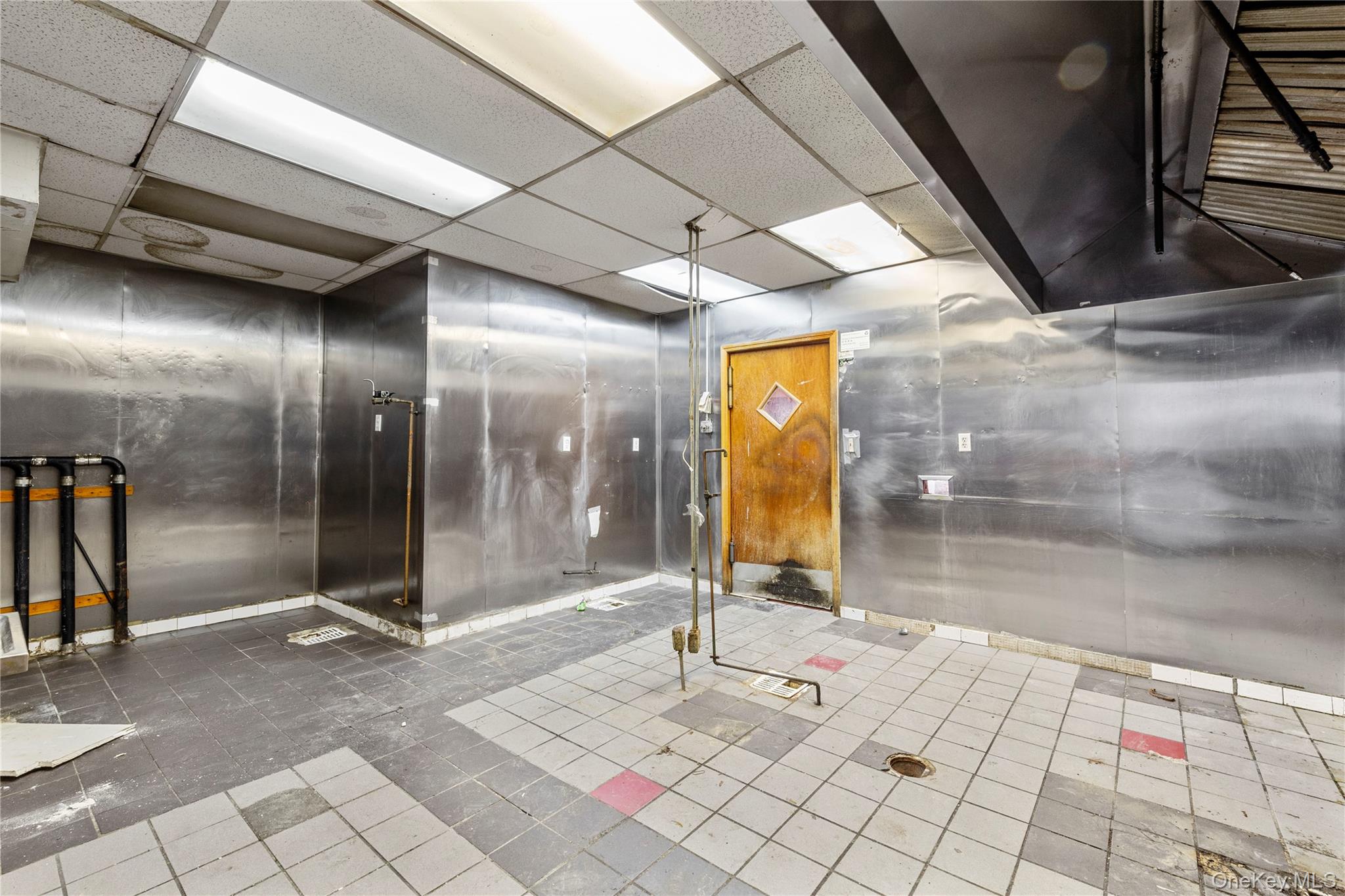 25-24 Broadway, Astoria, NY 11106