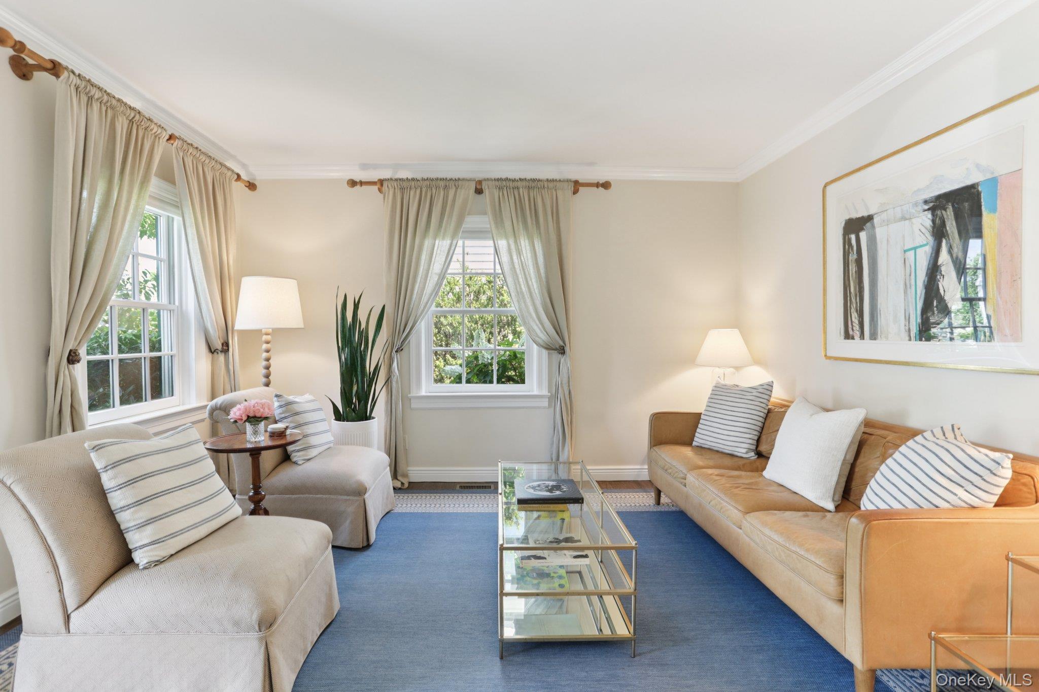 27 Soundview Place, Locust Valley, NY 11560