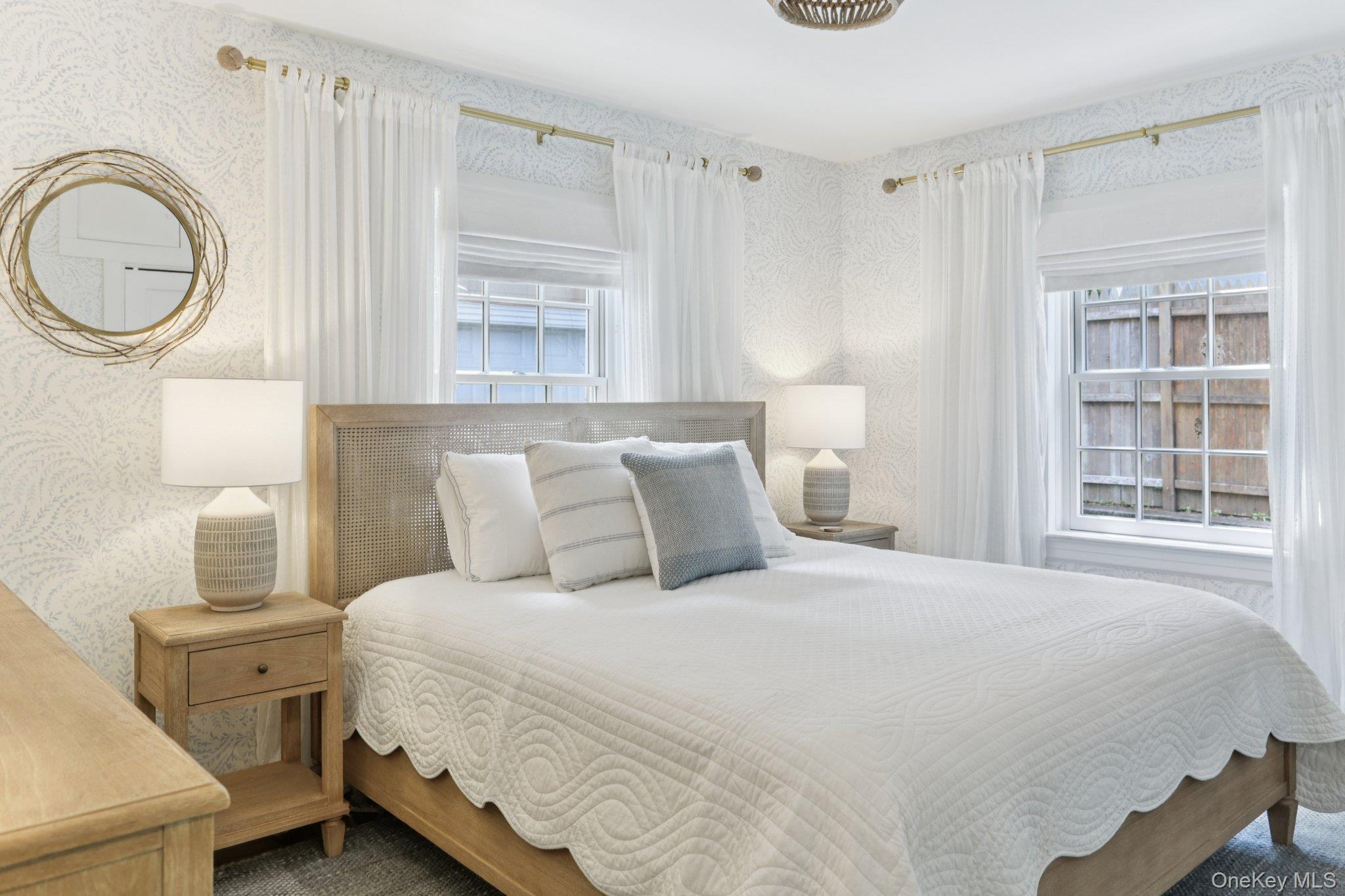 27 Soundview Place, Locust Valley, NY 11560