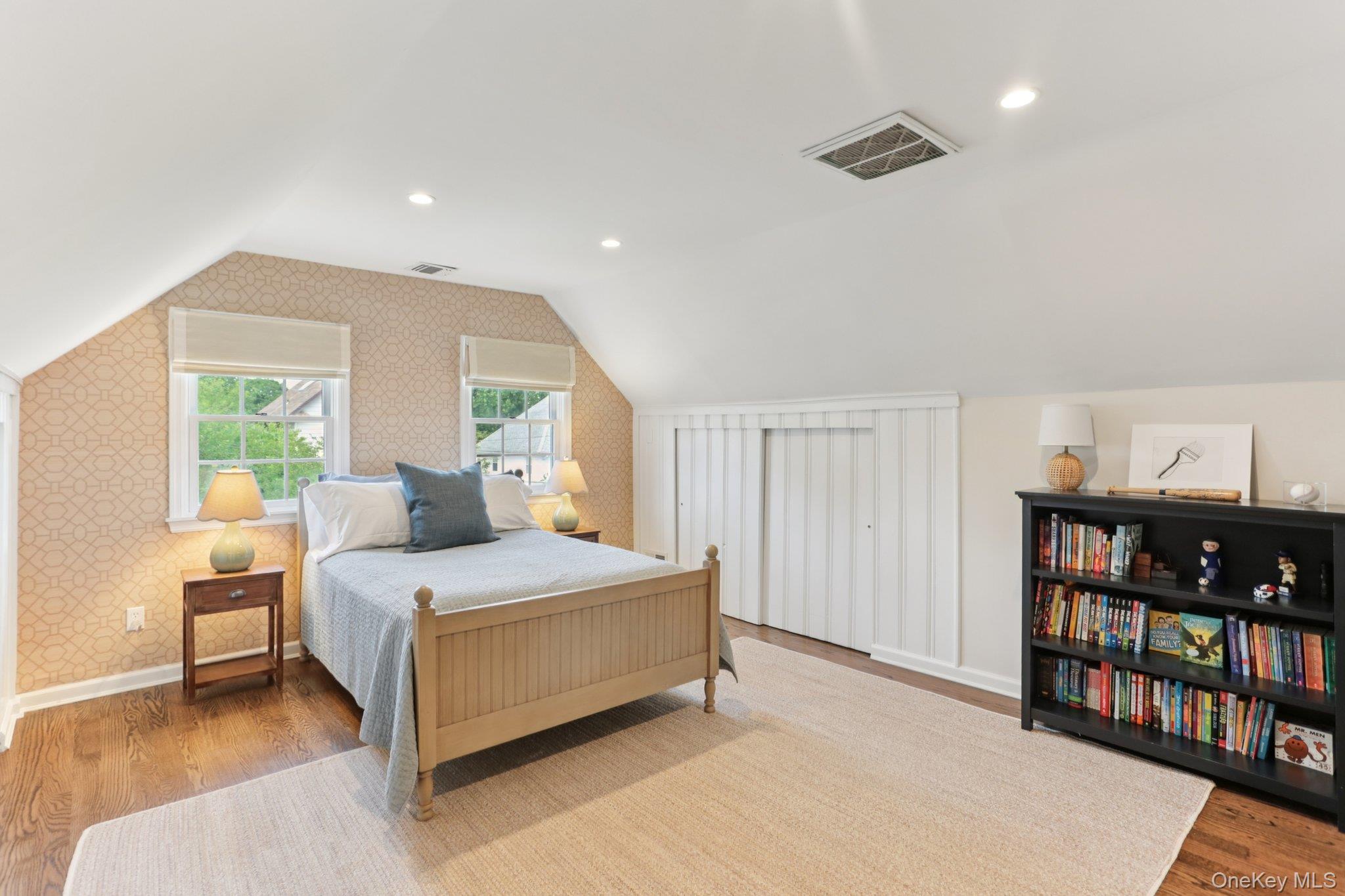 27 Soundview Place, Locust Valley, NY 11560