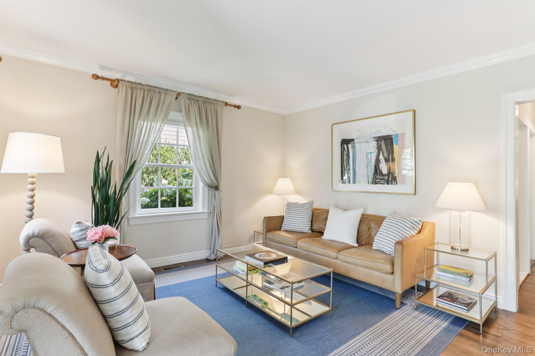 27 Soundview Place, Locust Valley, NY 11560