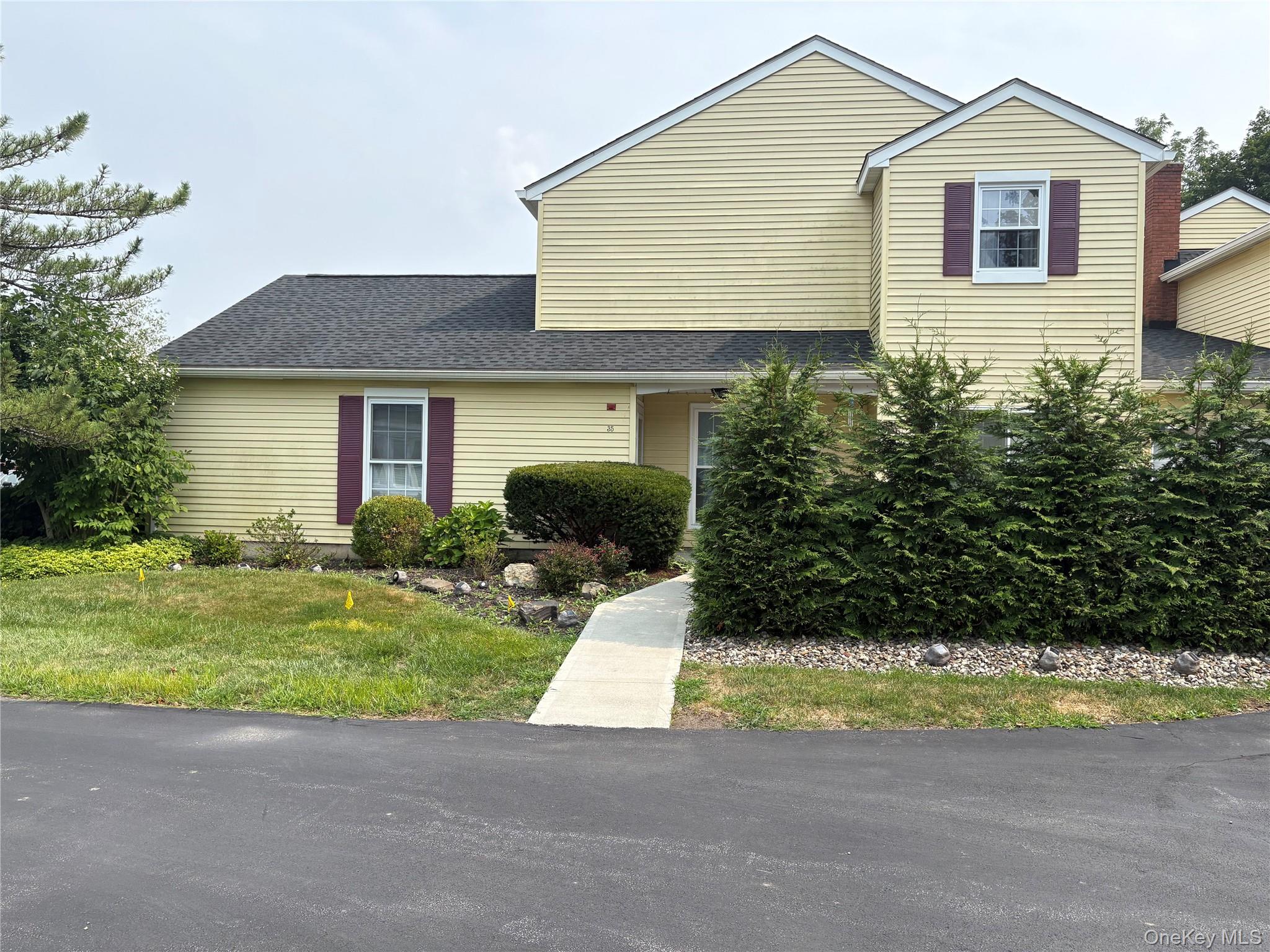 35 Weathervane Way, Warwick, NY 10990