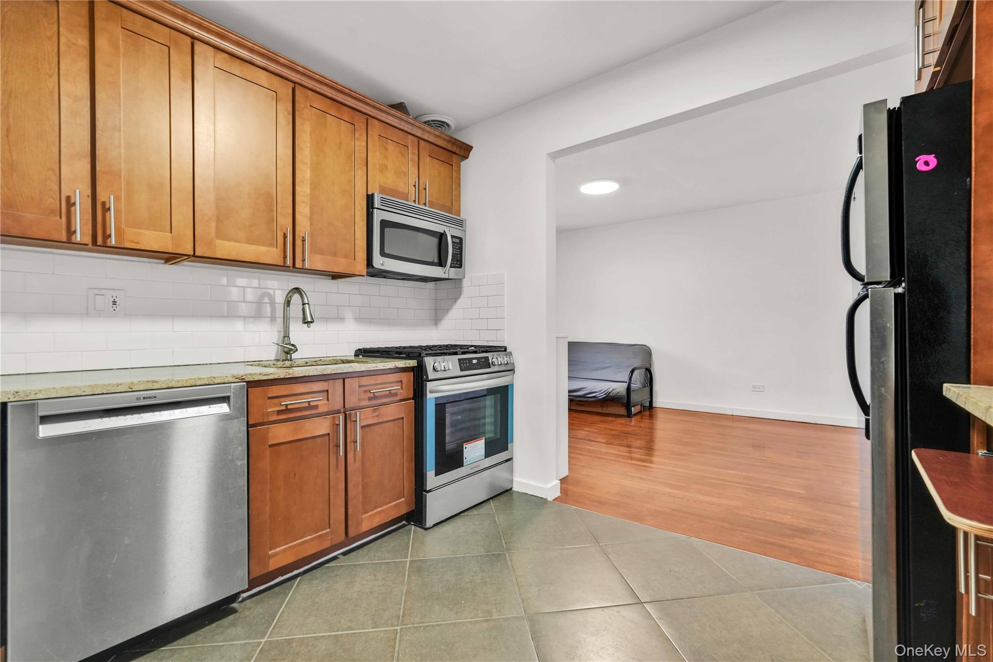 150-29 72nd Road # 4H, Flushing, NY 11367