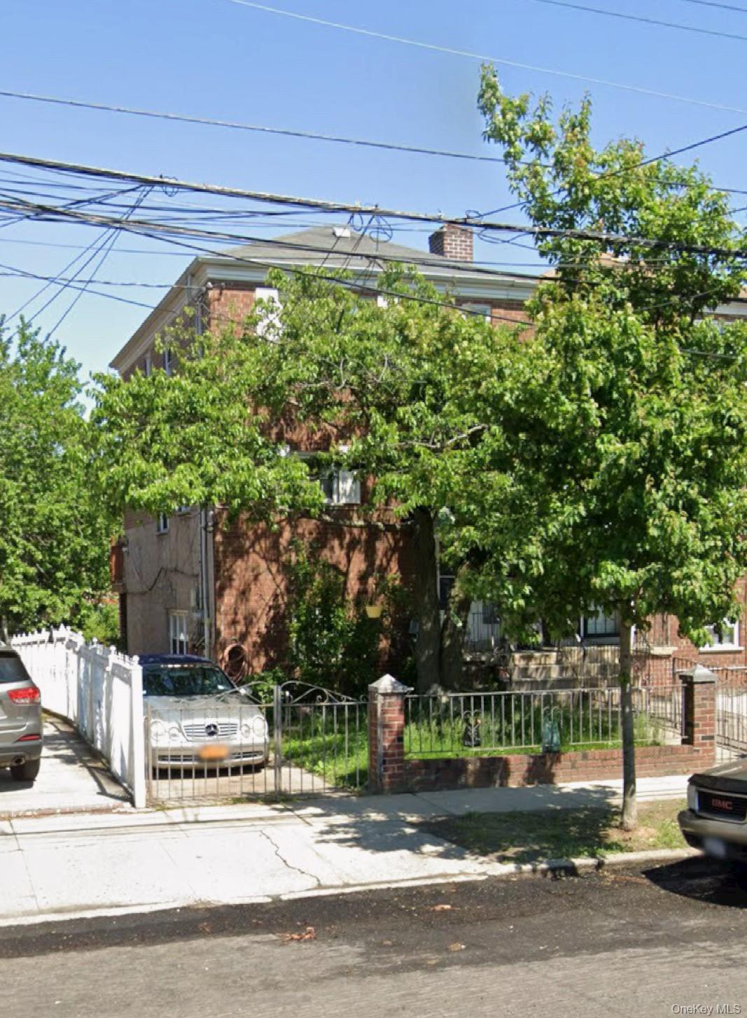 422 Castle Hill Avenue, Bronx, NY 10473