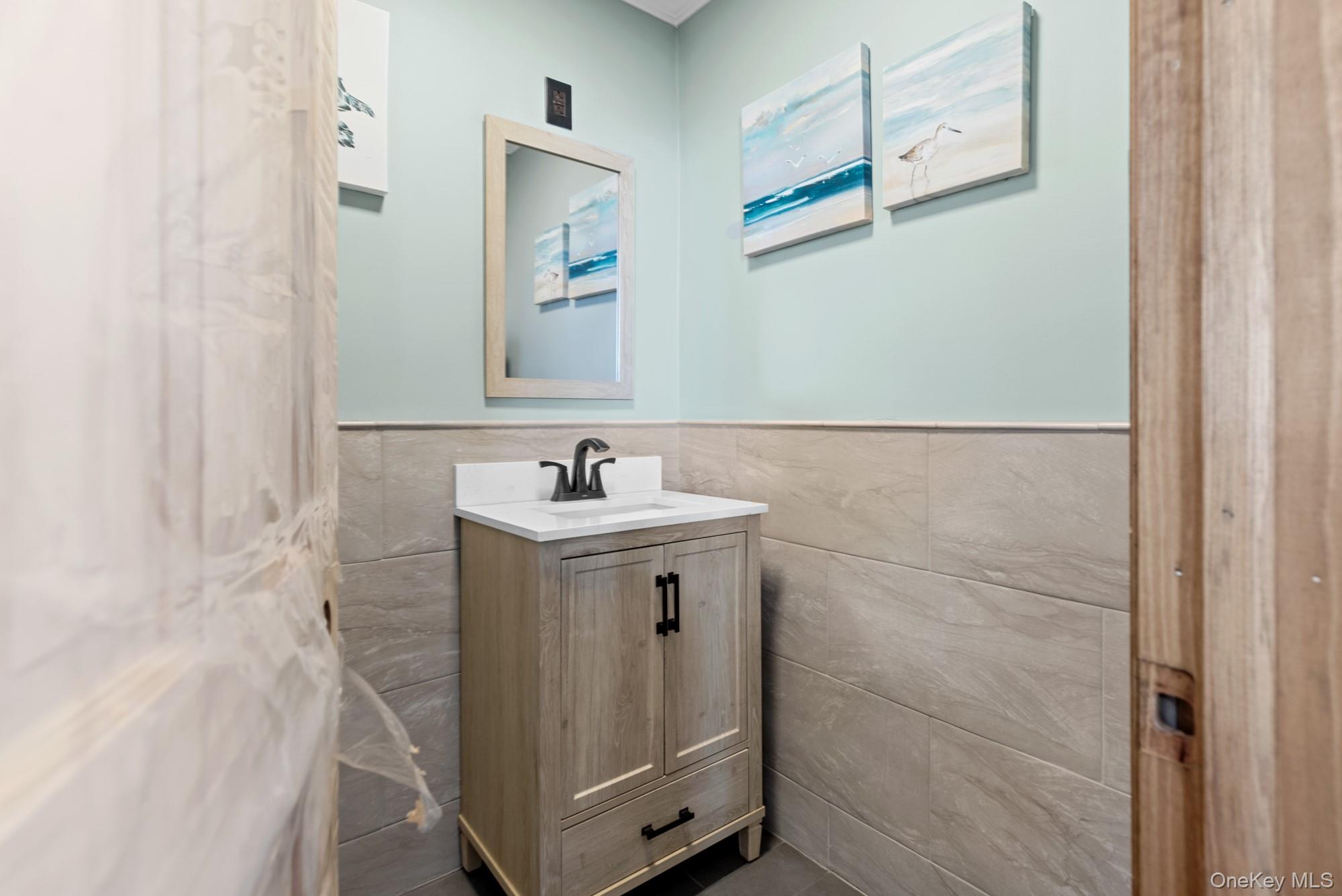 24 Cottage Avenue, Bay Shore, NY 11706