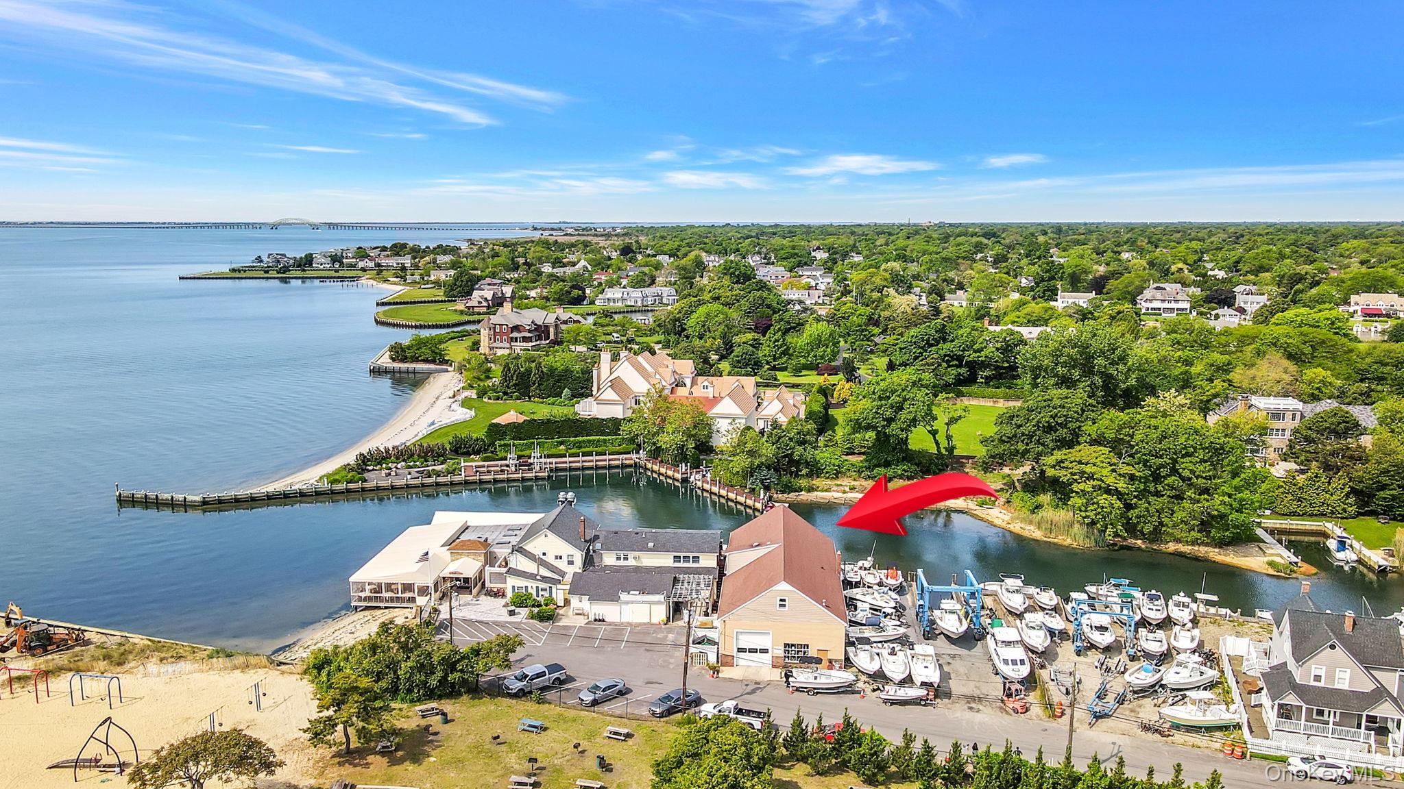 Bay Shore, NY 11706