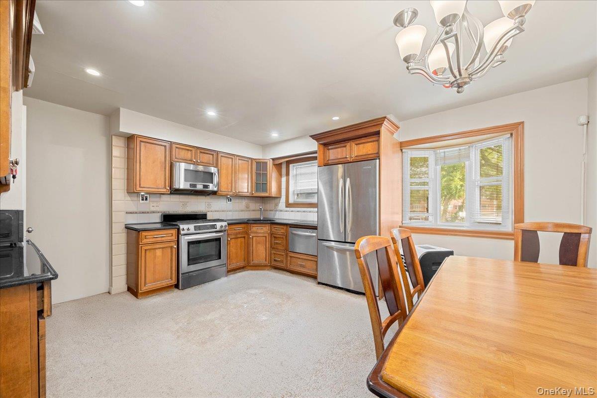 1926 Hutchinson River Parkway E # E, Bronx, NY 10461