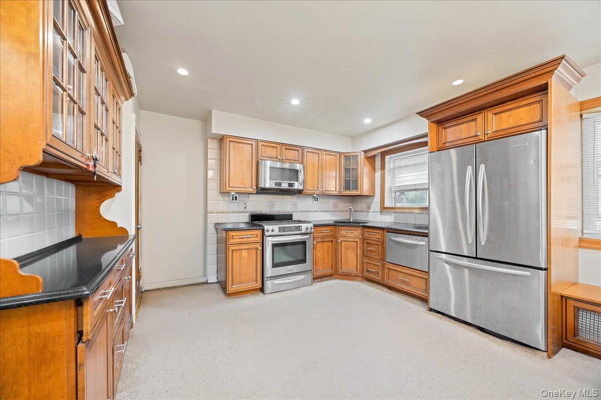 1926 Hutchinson River Parkway E # E, Bronx, NY 10461