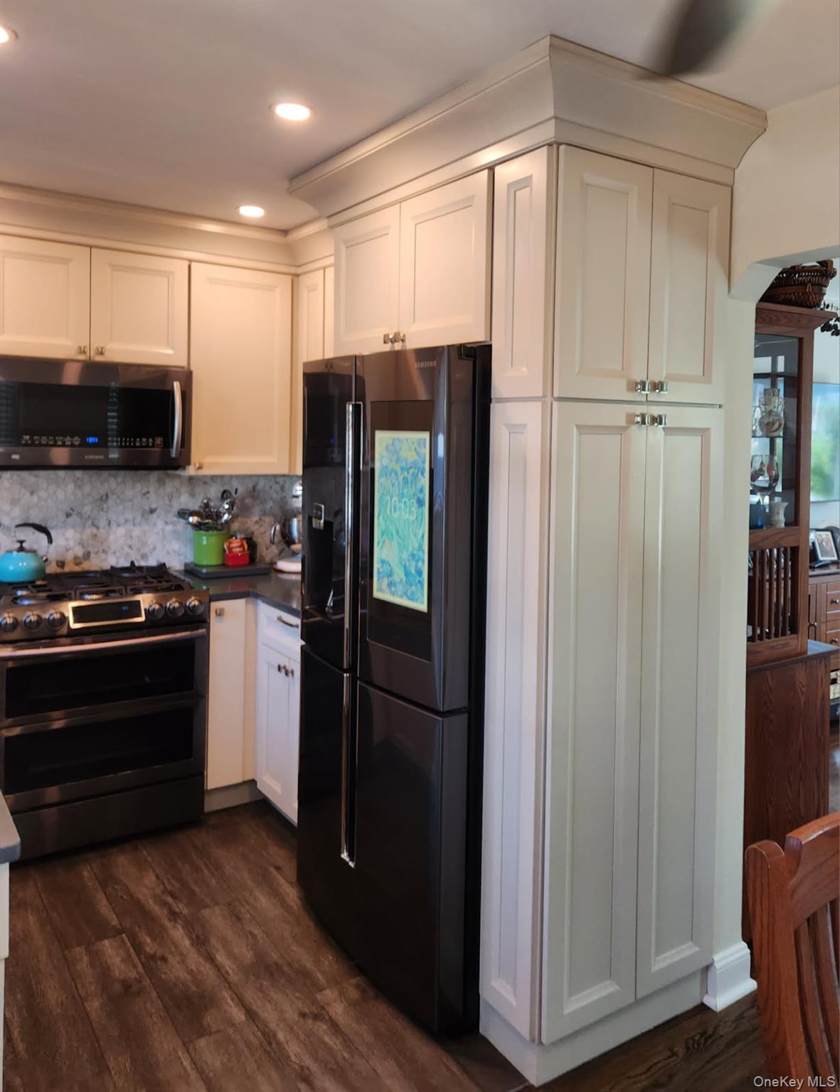 13 Metropolitan Avenue, North Bellmore, NY 11710