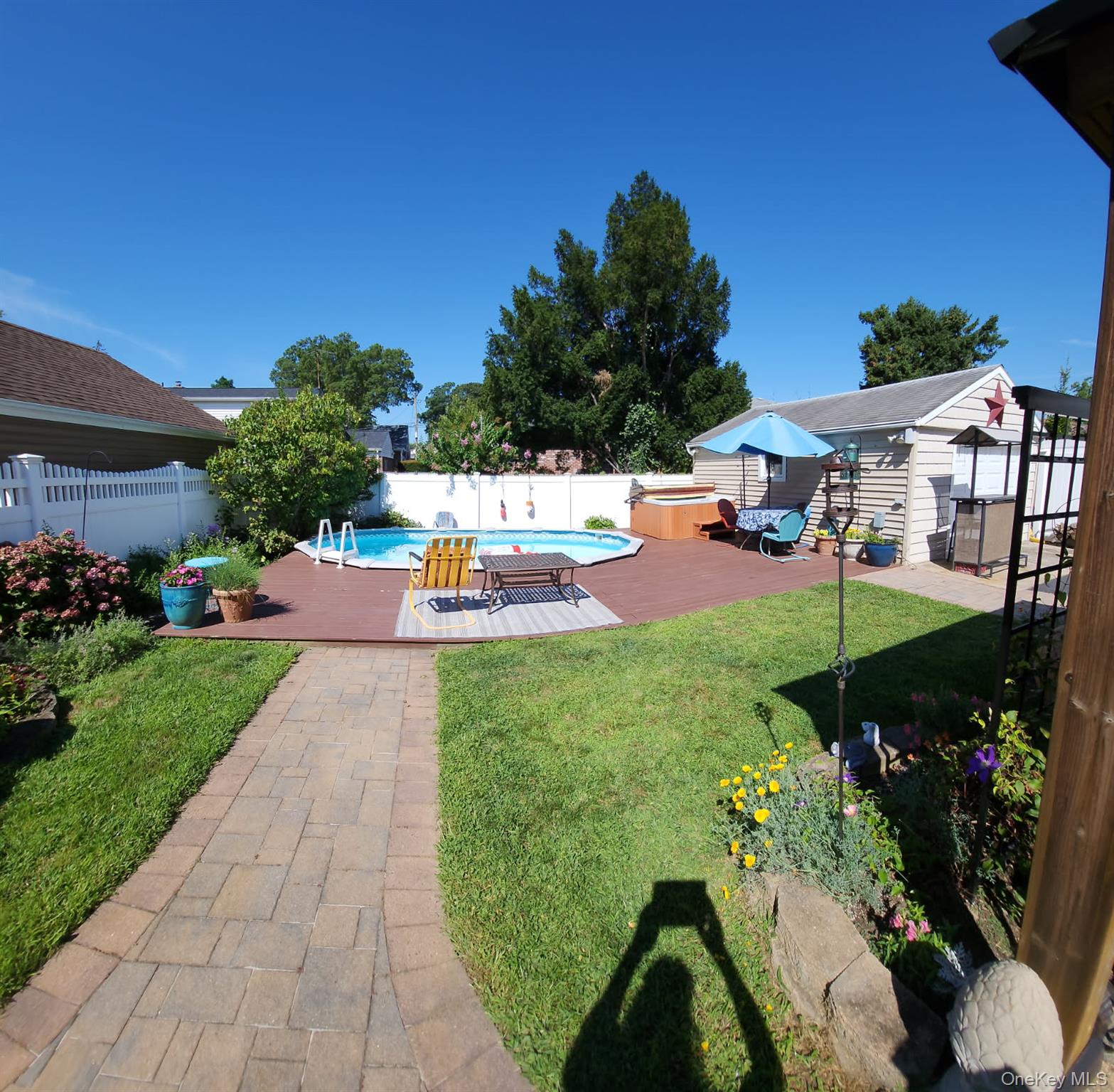 13 Metropolitan Avenue, North Bellmore, NY 11710