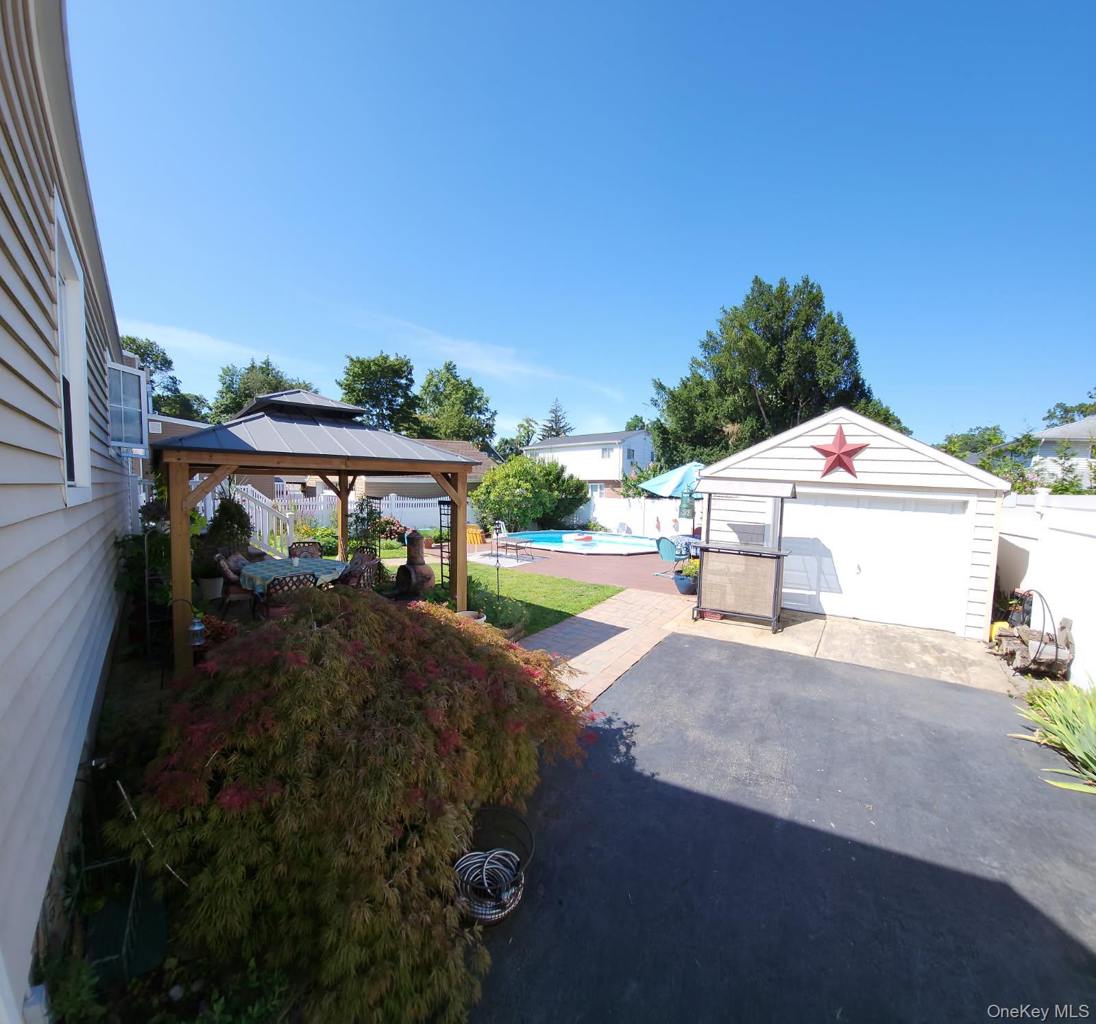 13 Metropolitan Avenue, North Bellmore, NY 11710