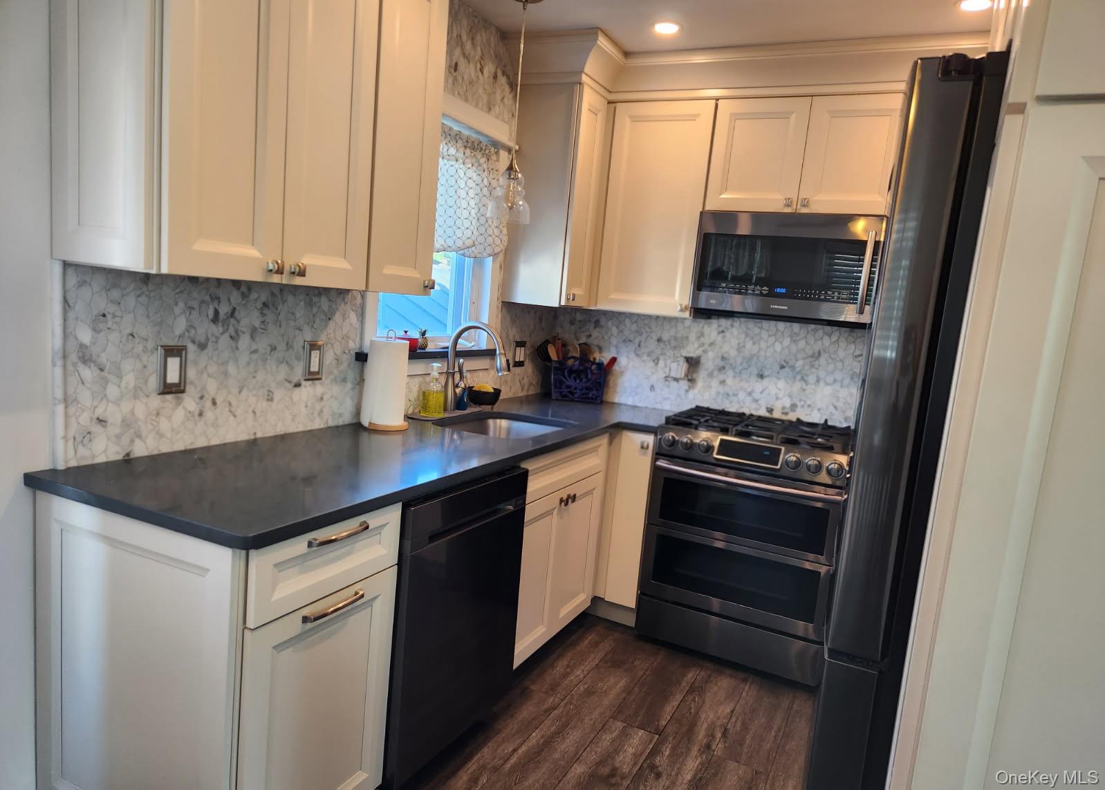 13 Metropolitan Avenue, North Bellmore, NY 11710