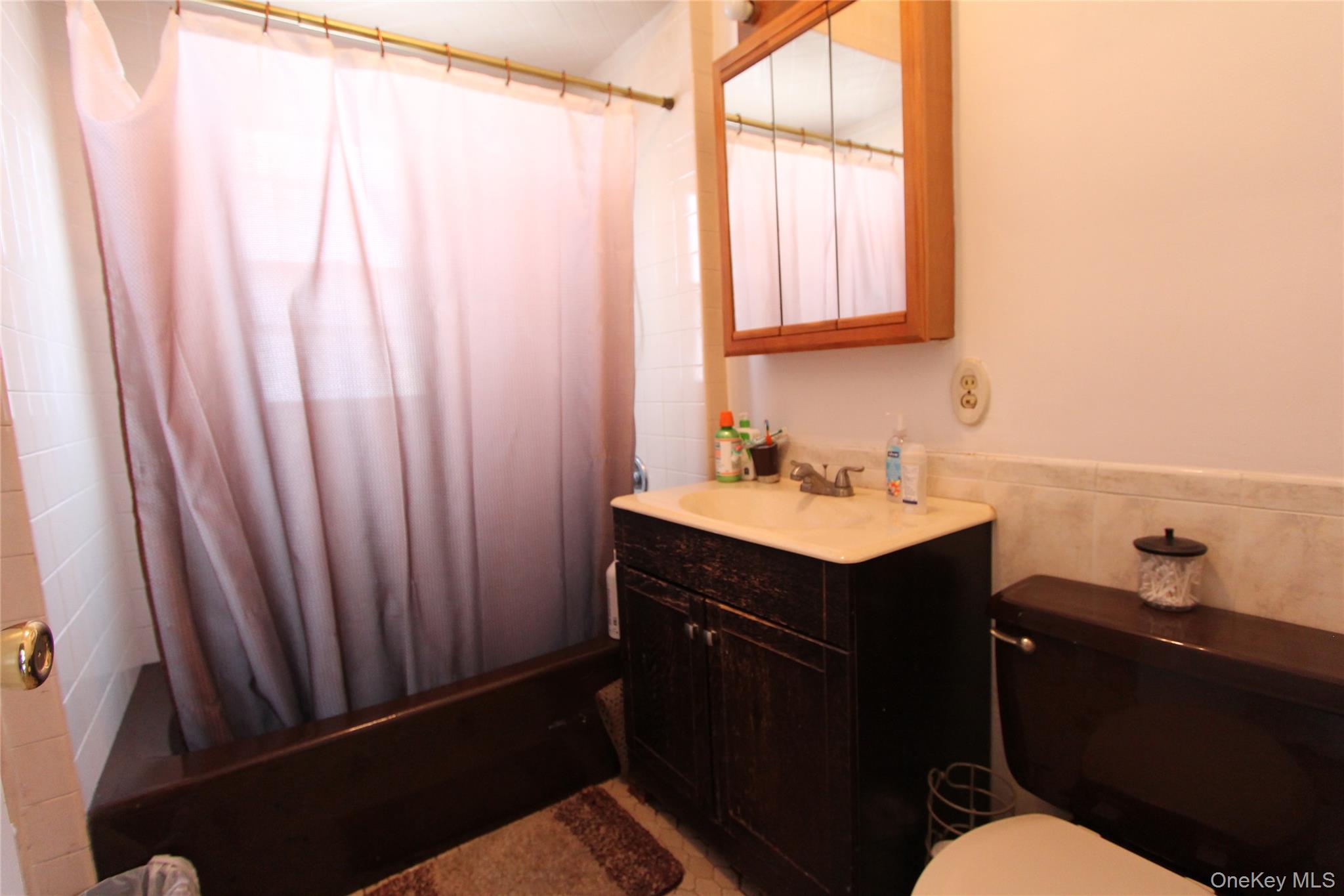 77-29 80th Street, Glendale, NY 11385