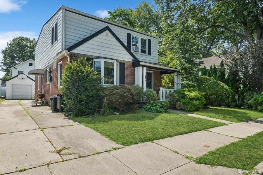 537 Madison Avenue, West Hempstead, NY 11552