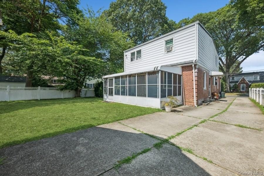 537 Madison Avenue, West Hempstead, NY 11552
