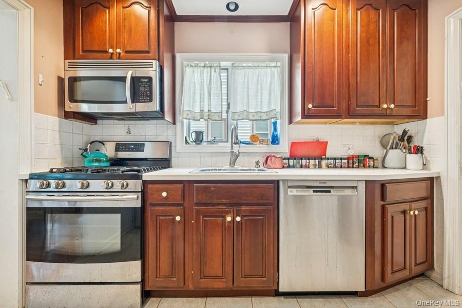 537 Madison Avenue, West Hempstead, NY 11552