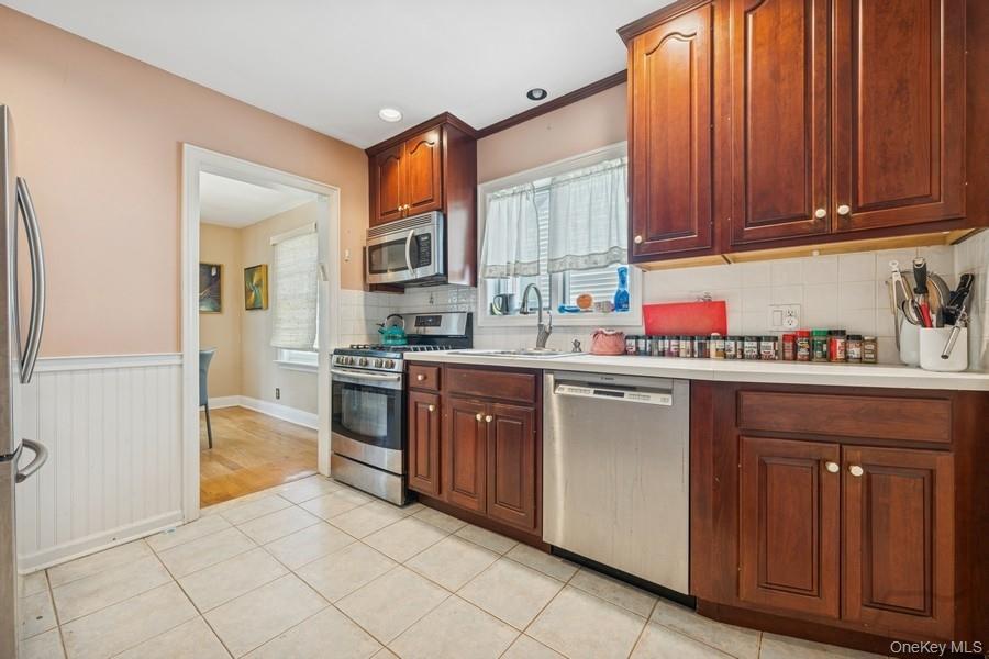 537 Madison Avenue, West Hempstead, NY 11552