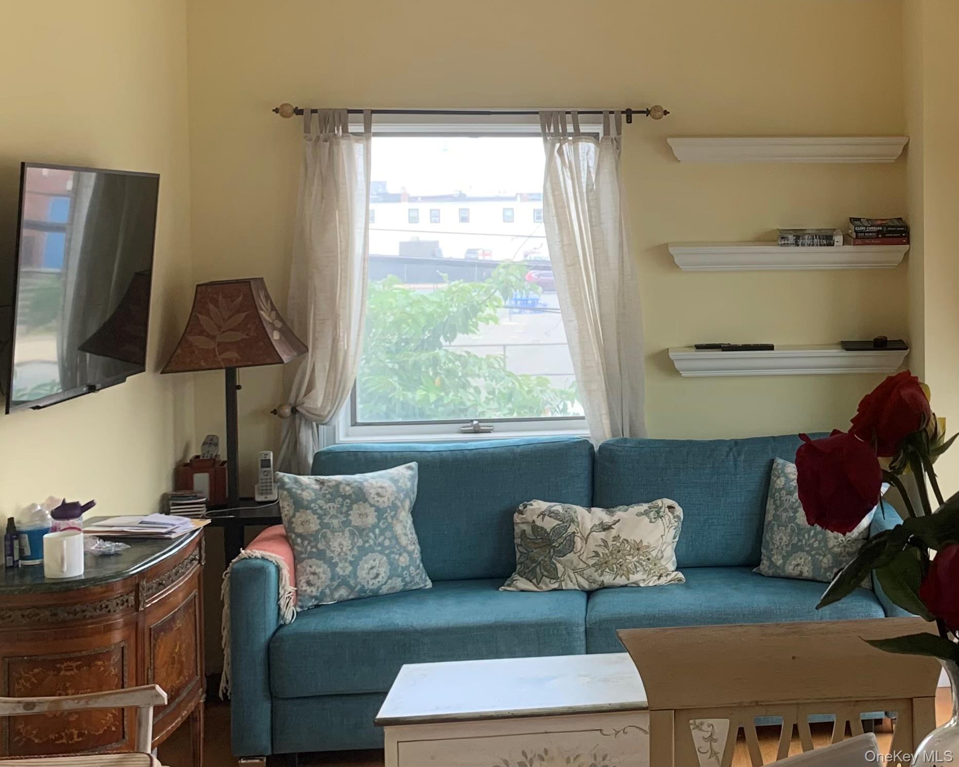 780 W Broadway # 2D, Long Beach, NY 11561