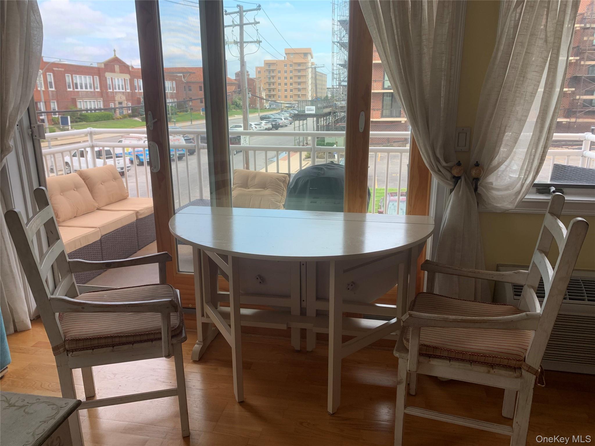 780 W Broadway # 2D, Long Beach, NY 11561