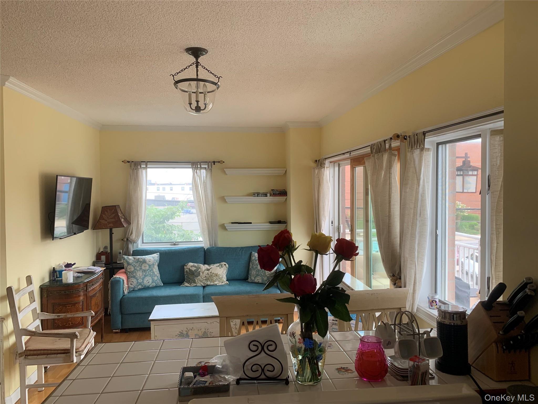 780 W Broadway # 2D, Long Beach, NY 11561