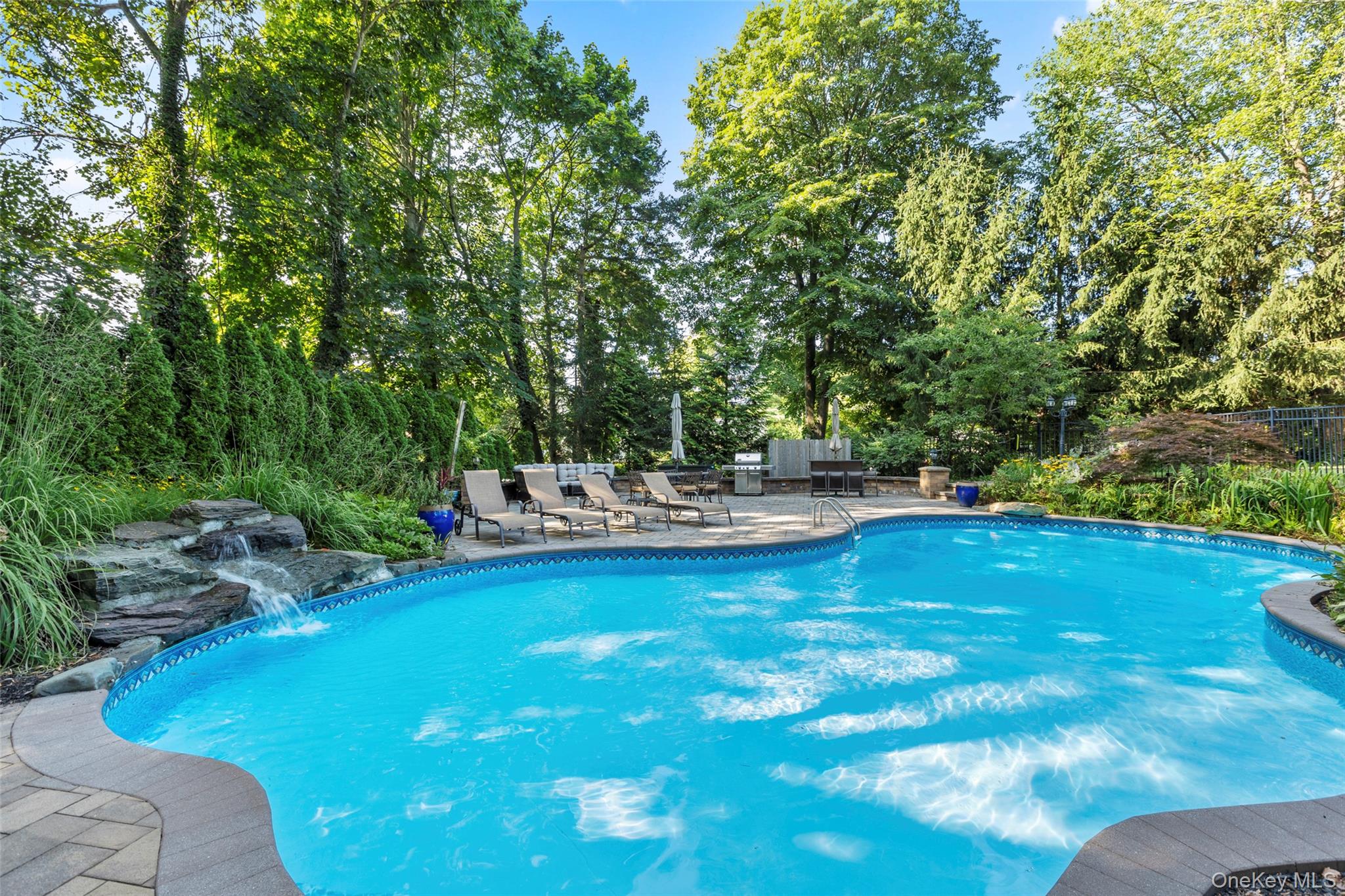 38 Cedar Street, Stony Brook, NY 11790